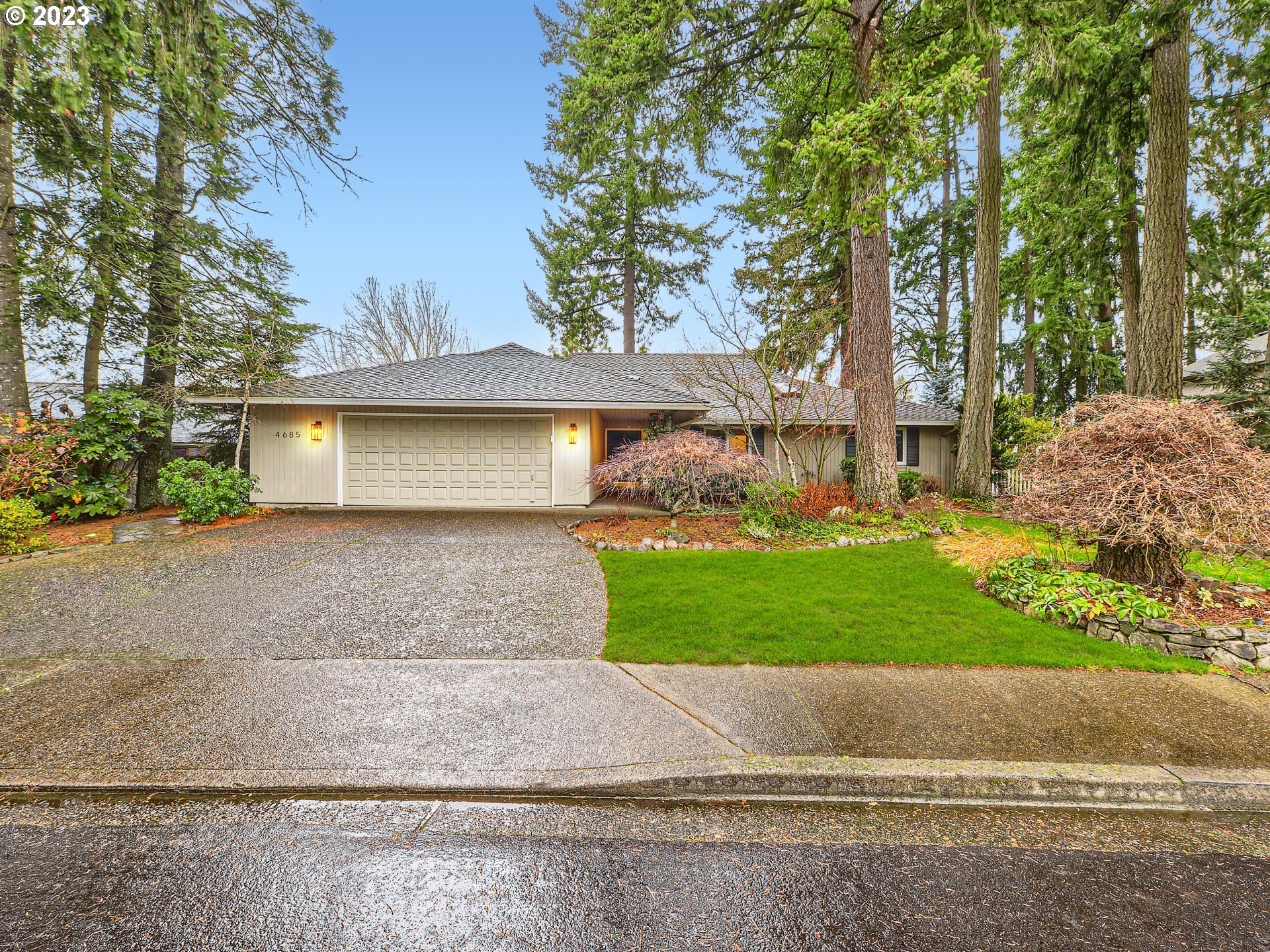 4685 NW NESKOWIN AVE