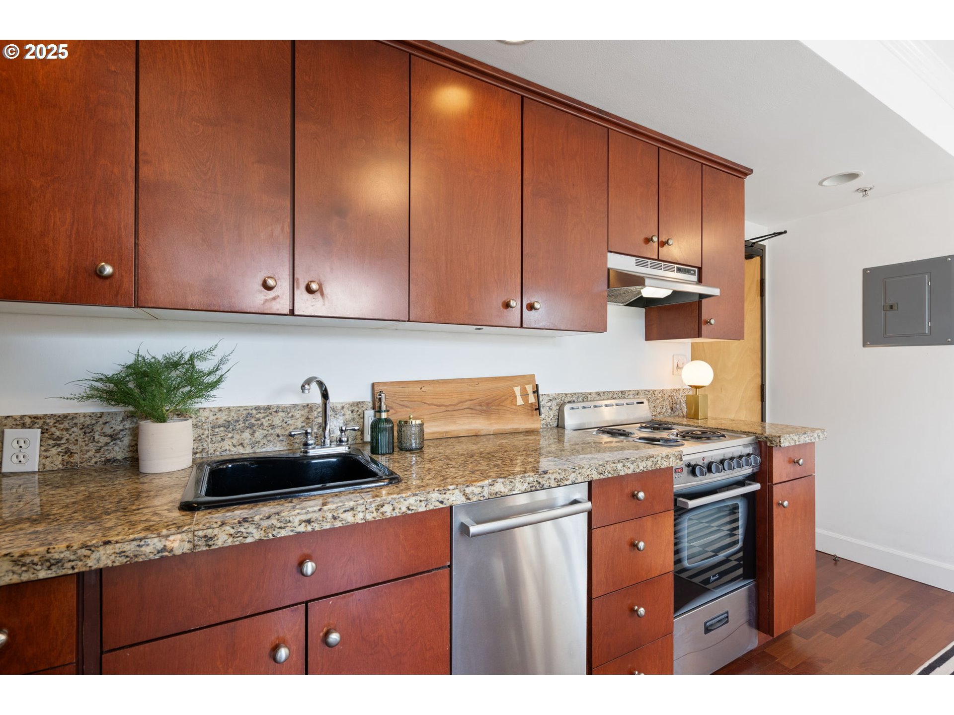 1005 SW PARK AVE 801