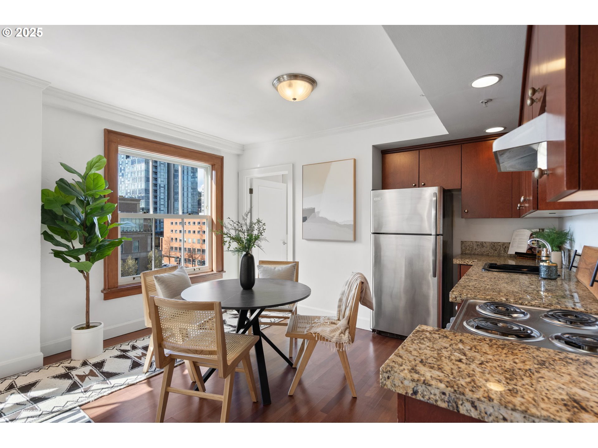 1005 SW PARK AVE 801
