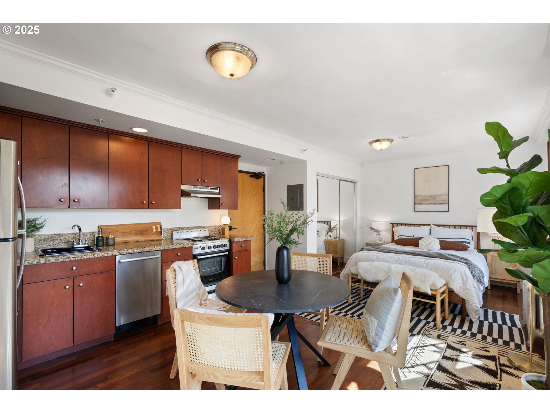 1005 SW PARK AVE 801