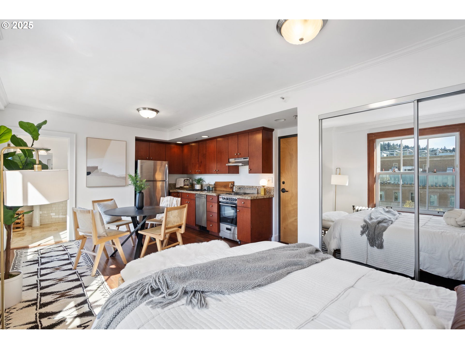 1005 SW PARK AVE 801