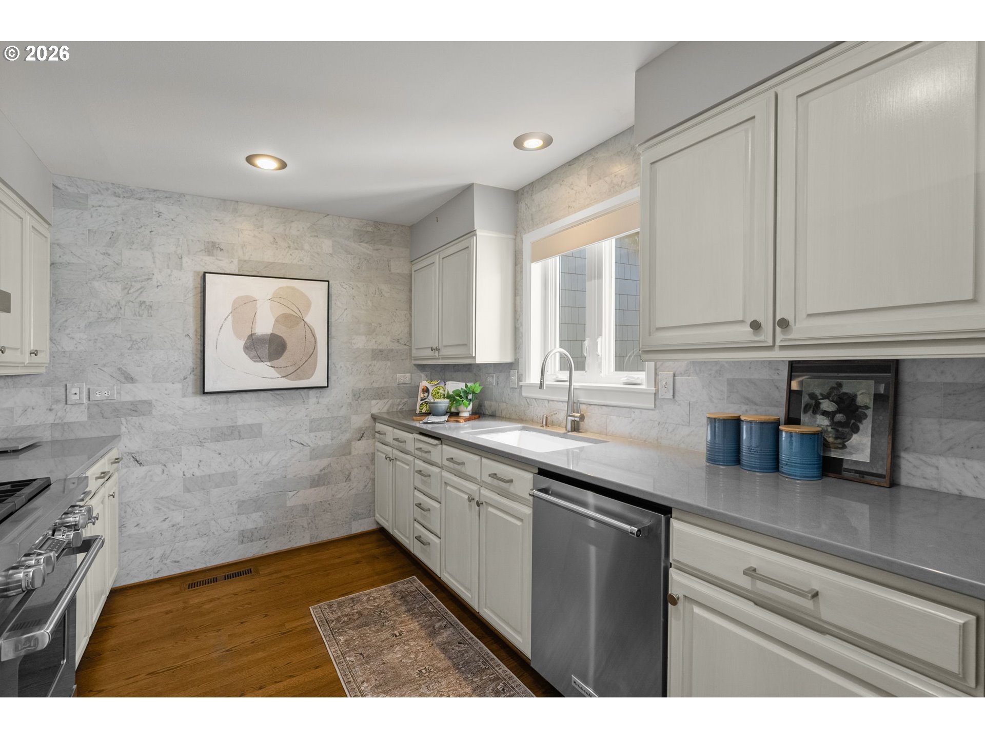 10209 NW VILLAGE HEIGHTS DR