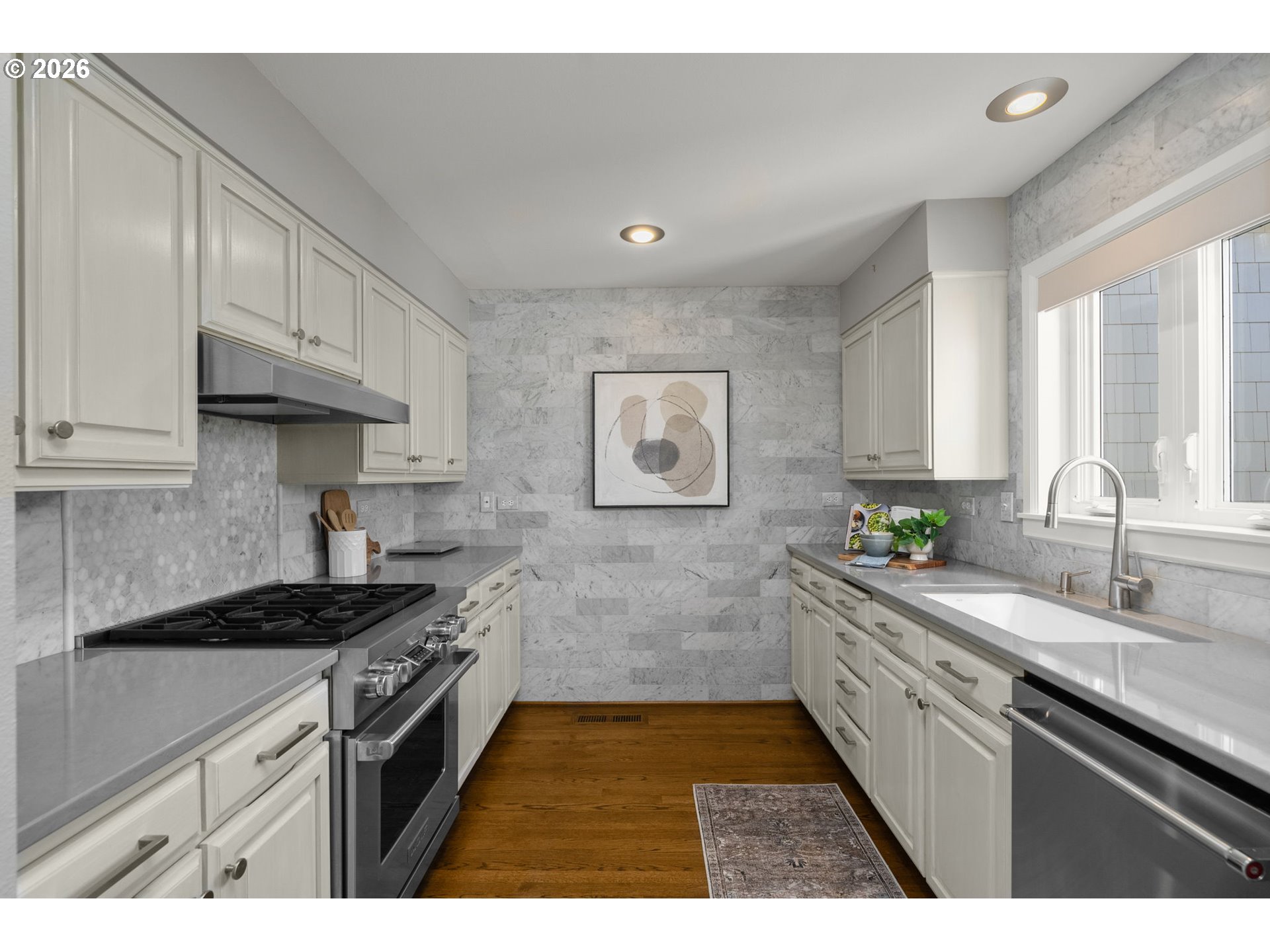 10209 NW VILLAGE HEIGHTS DR