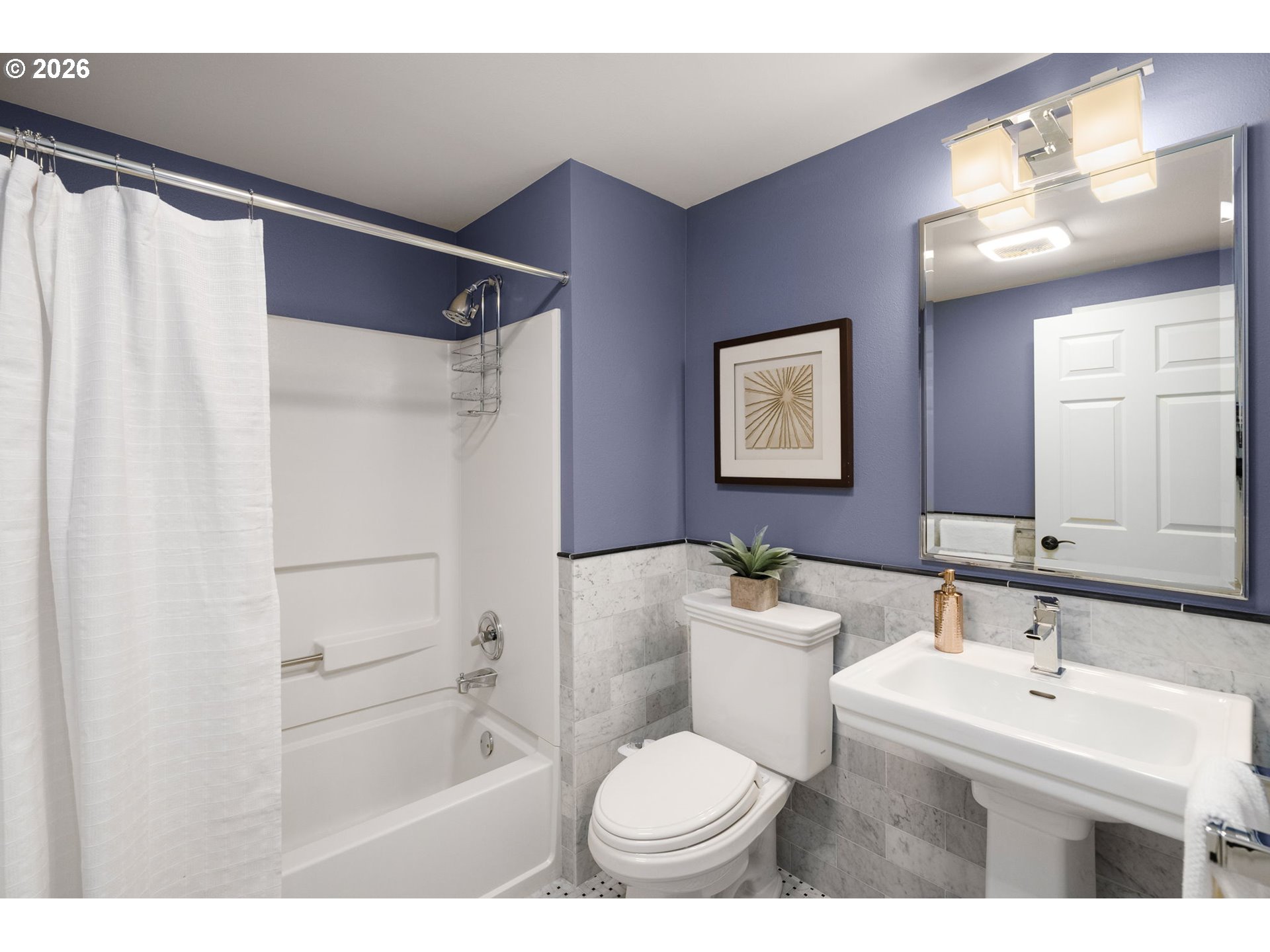 10209 NW VILLAGE HEIGHTS DR