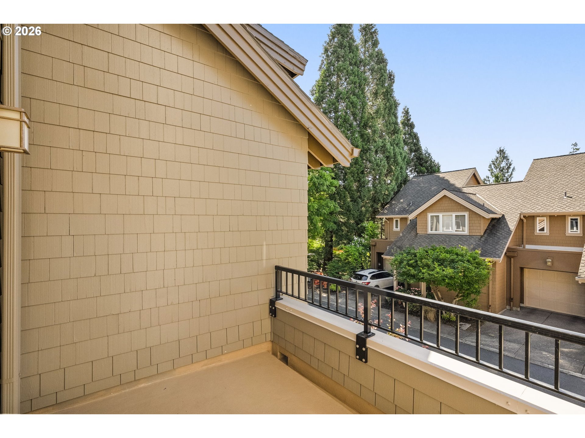 10209 NW VILLAGE HEIGHTS DR