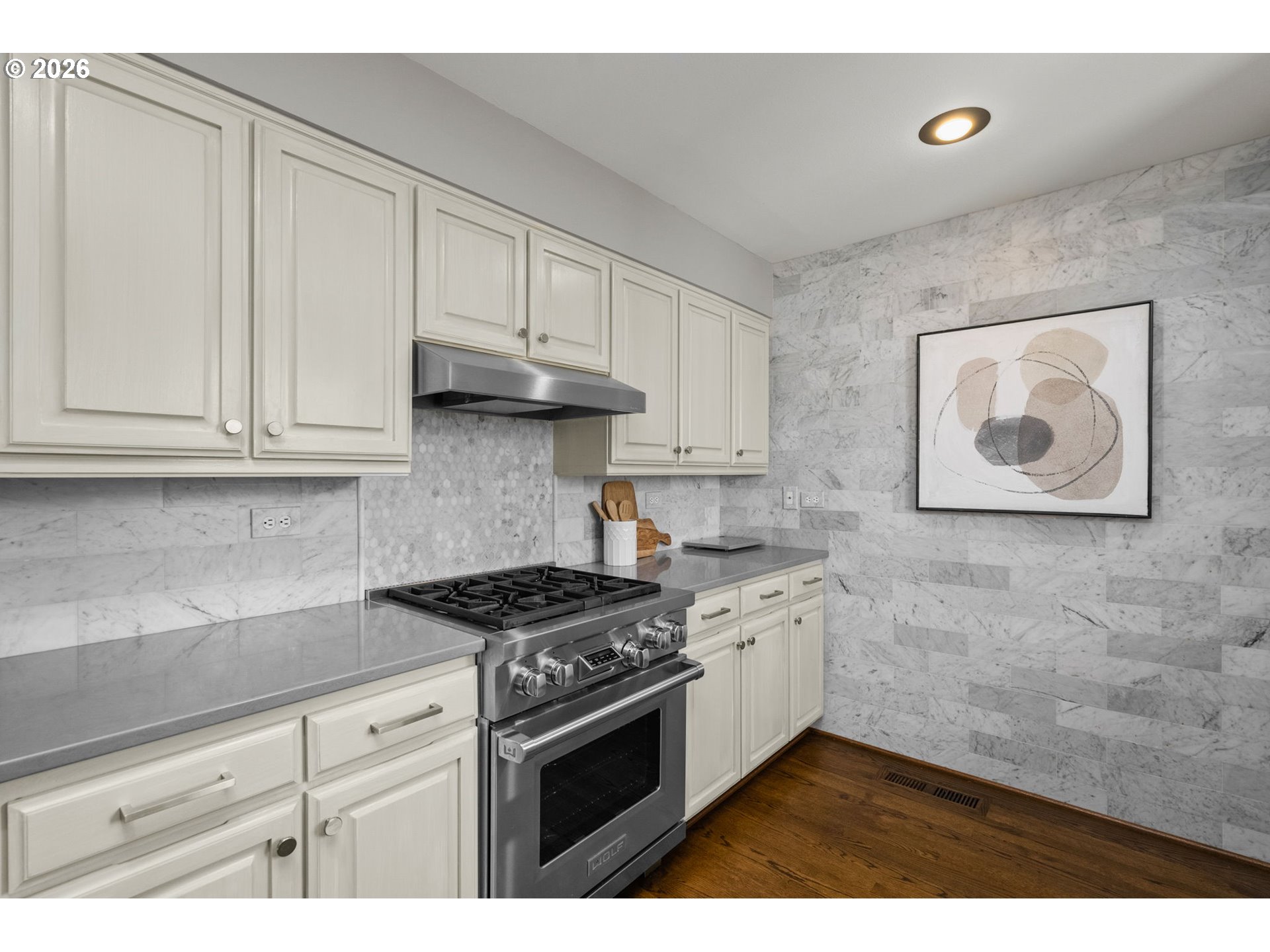 10209 NW VILLAGE HEIGHTS DR