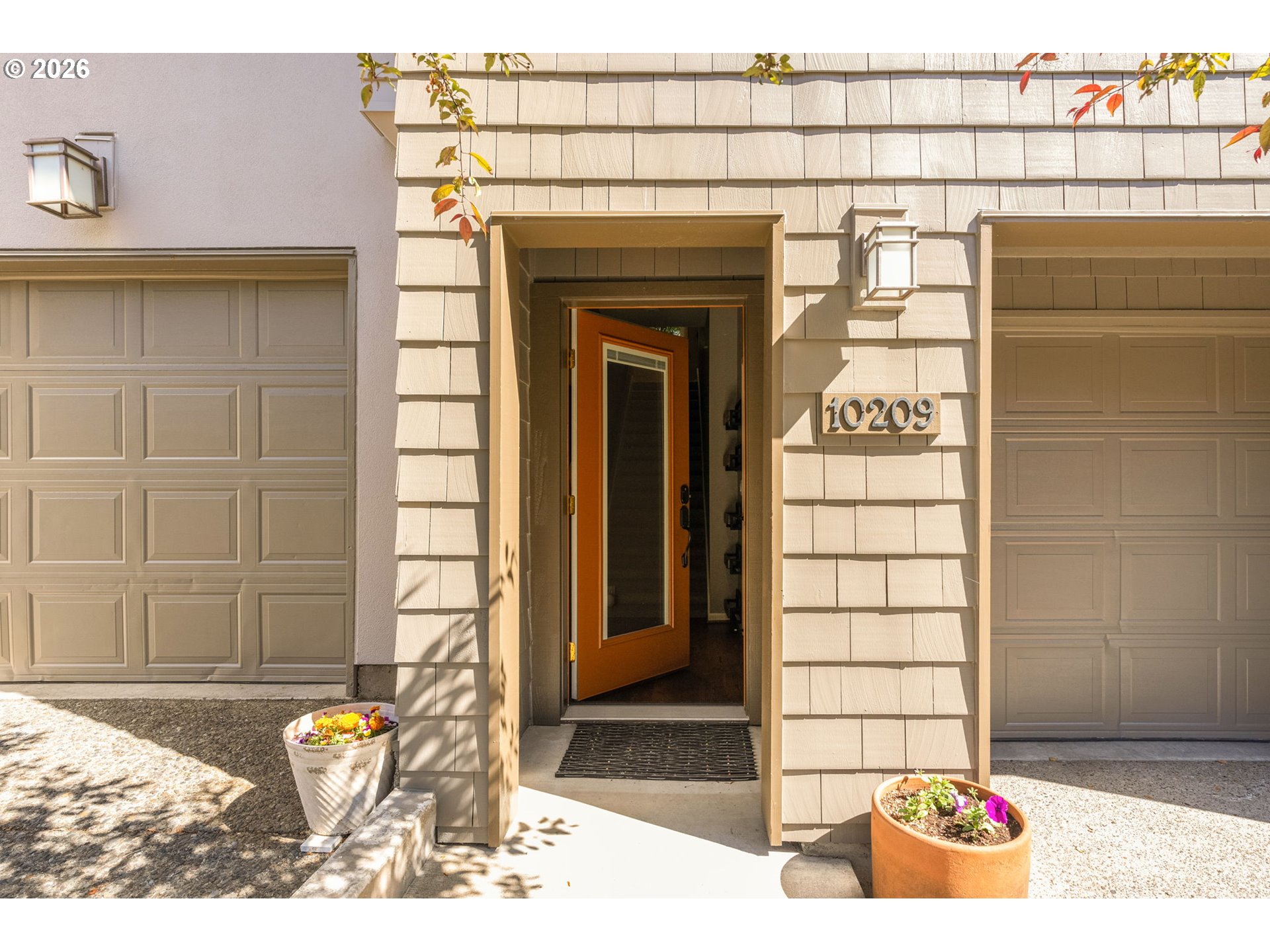 10209 NW VILLAGE HEIGHTS DR