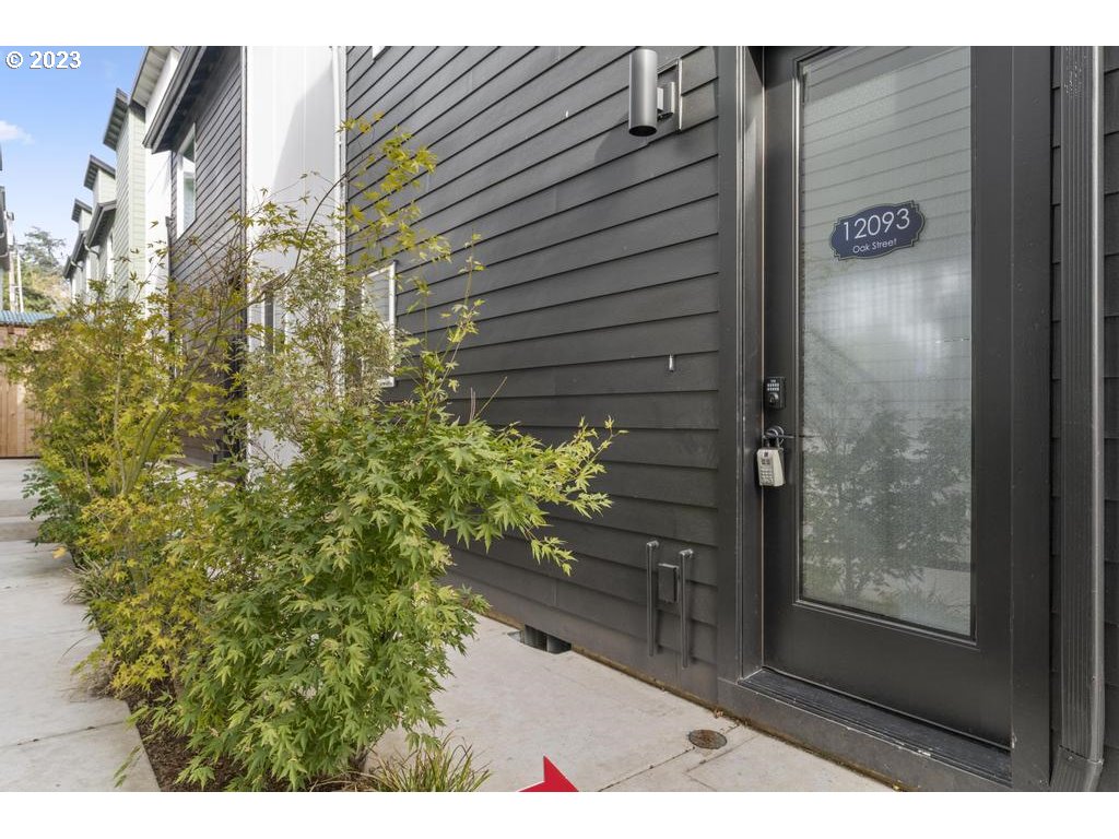 12093 SE Oak ST