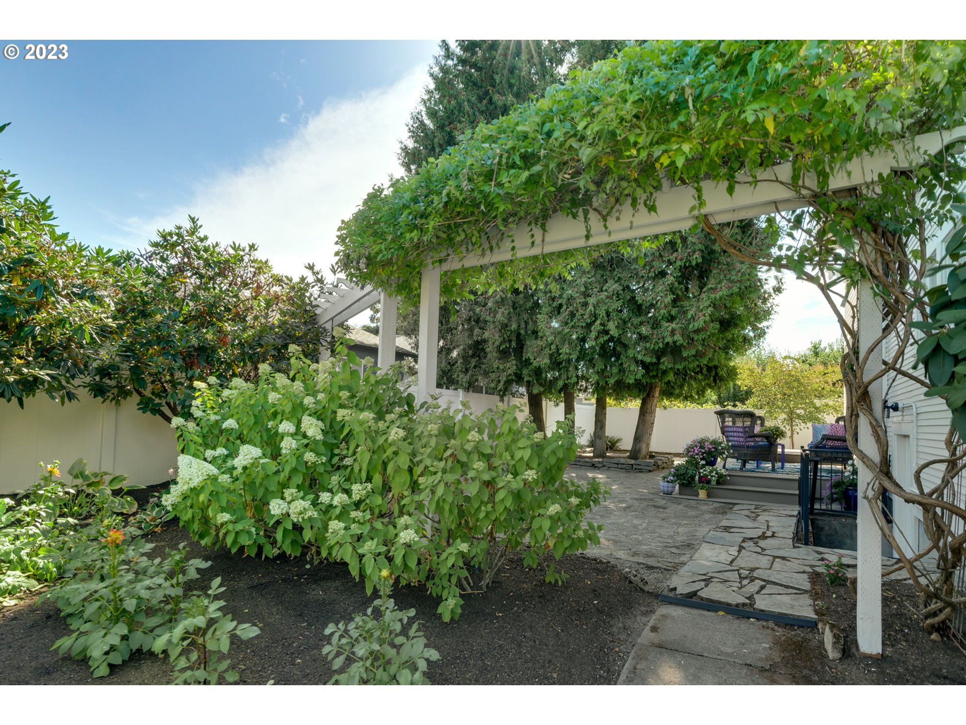 2605 SE 67TH AVE