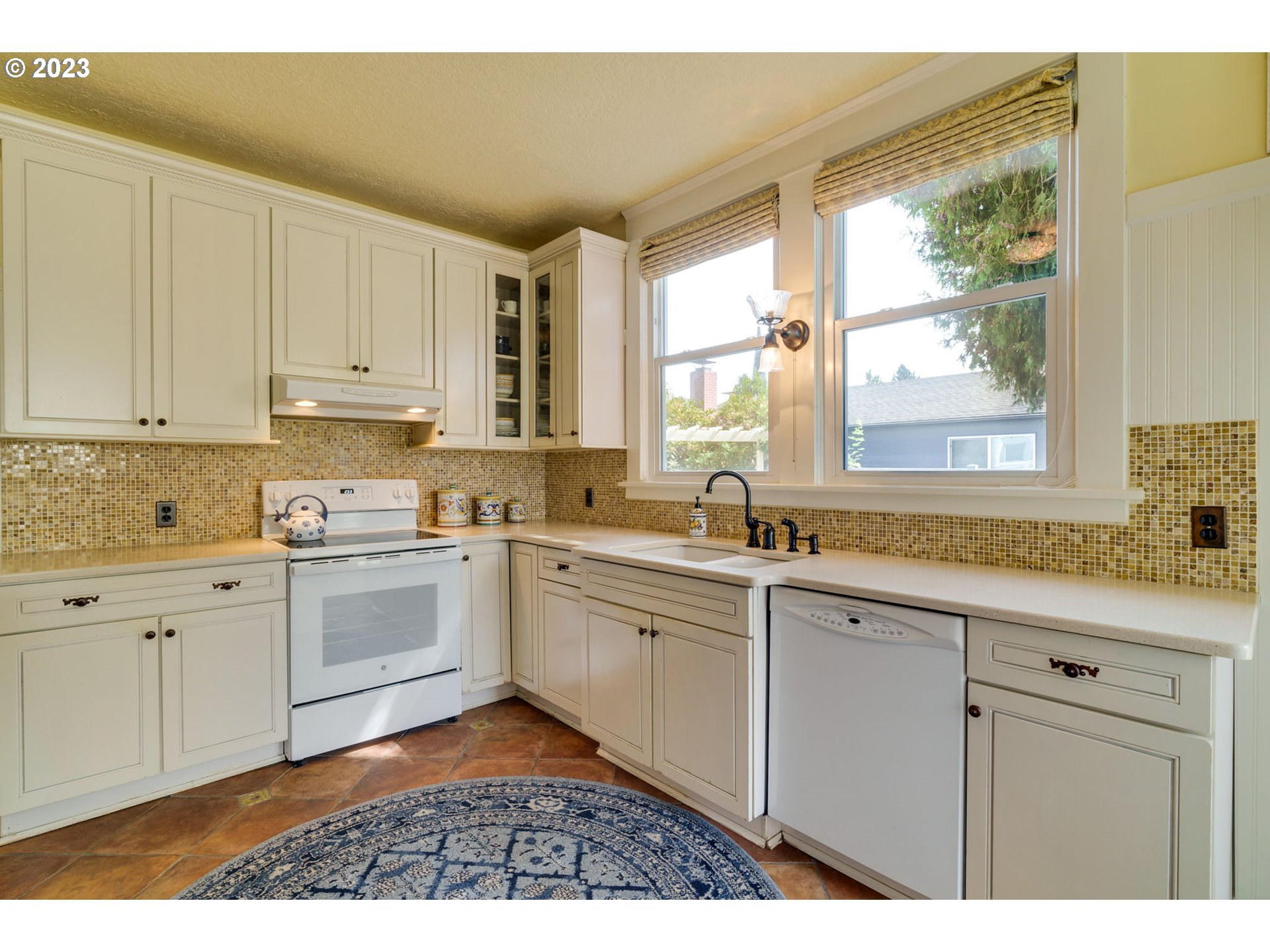 2605 SE 67TH AVE