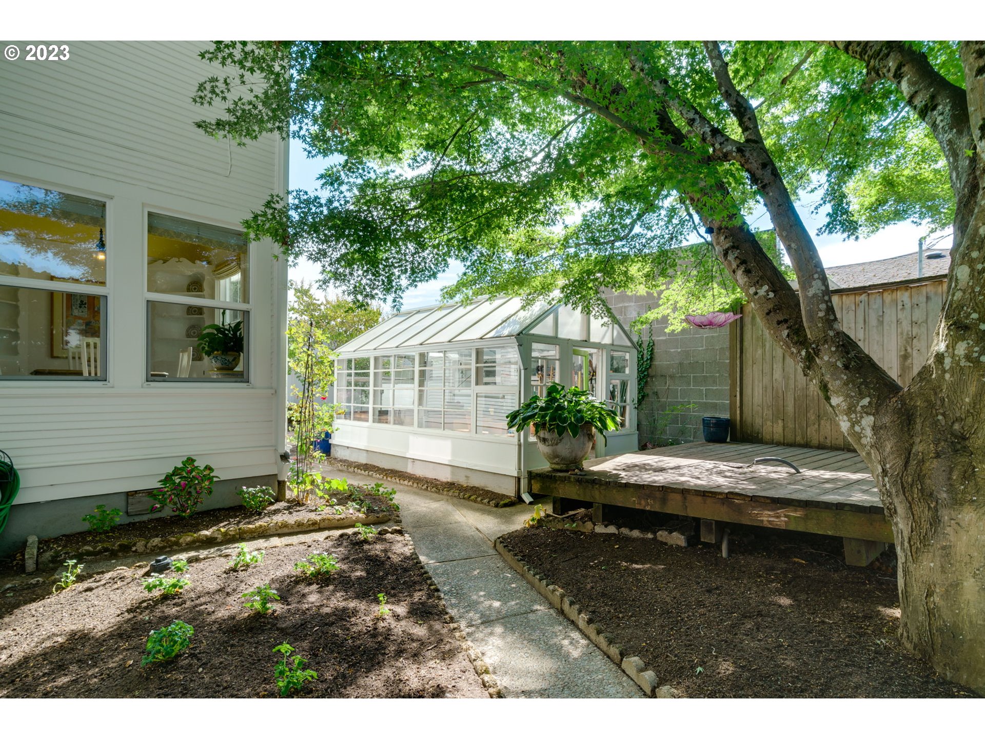 2605 SE 67TH AVE