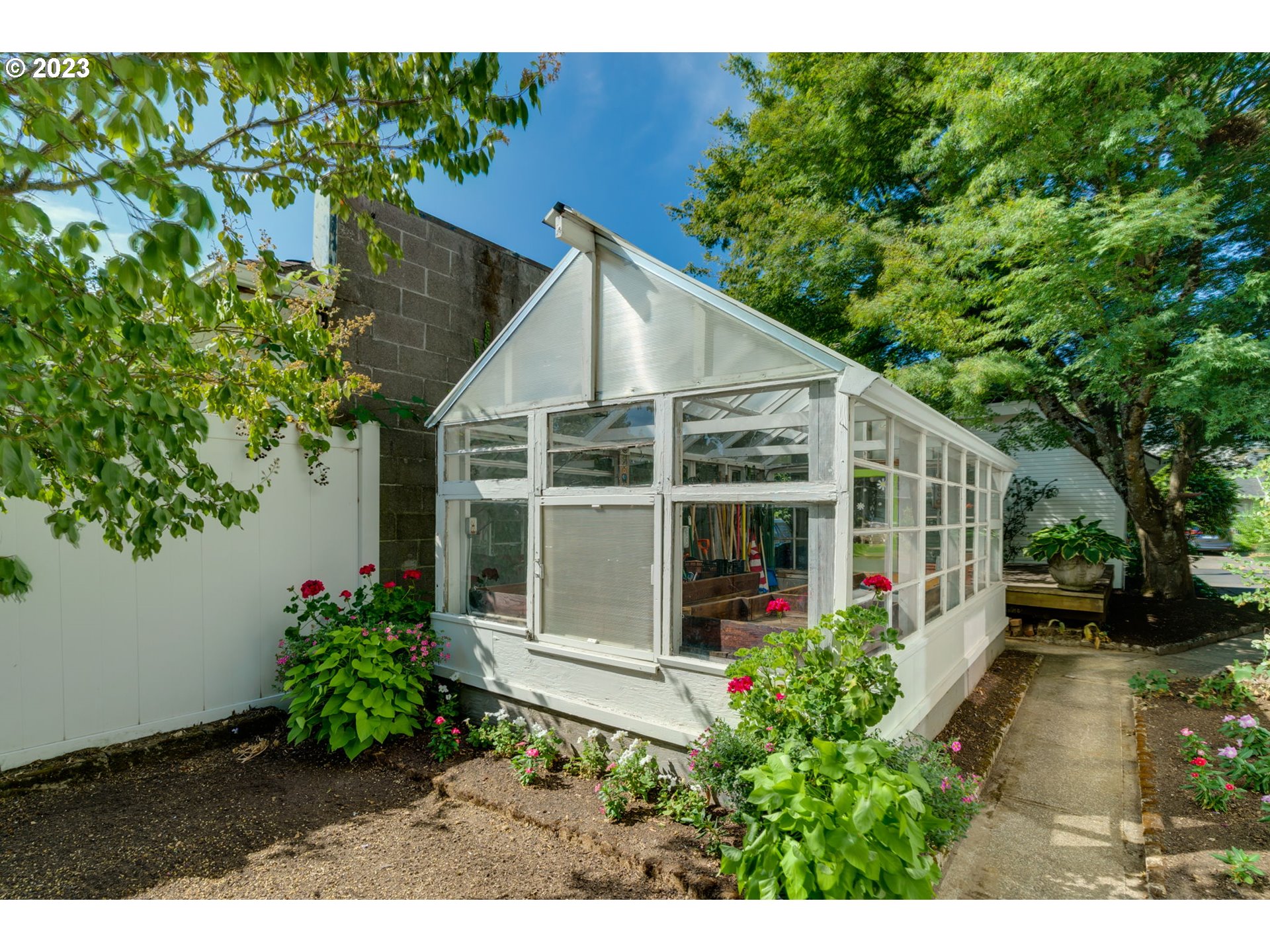 2605 SE 67TH AVE