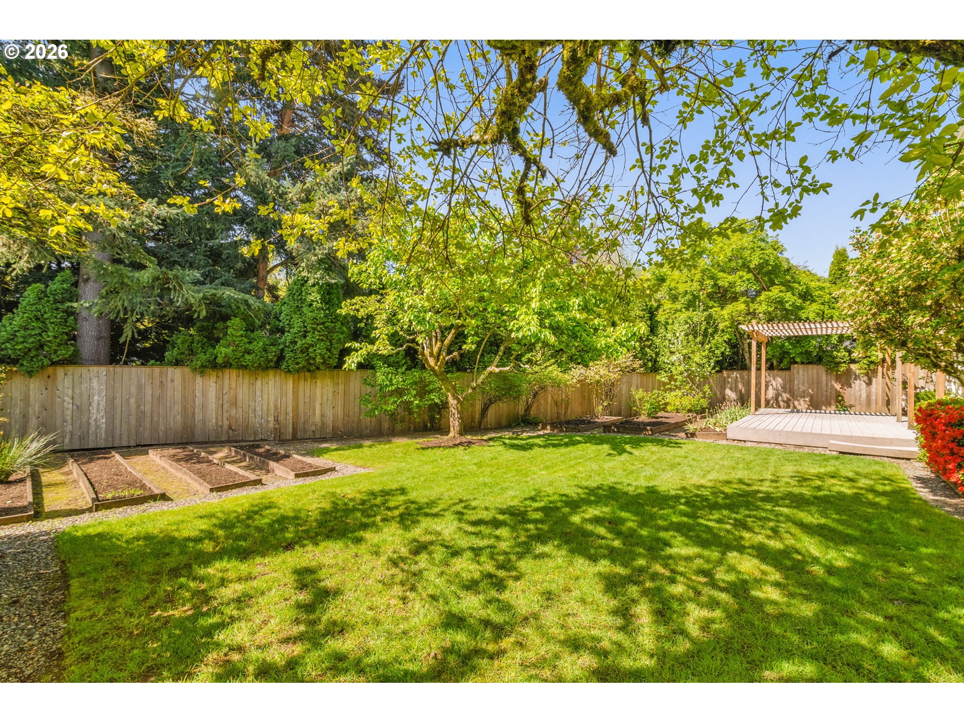 674 LIVINGOOD LN