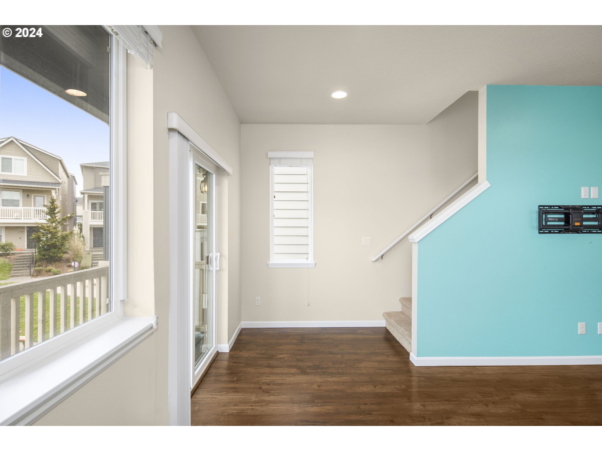 7623 NW BUCKTHORN WAY