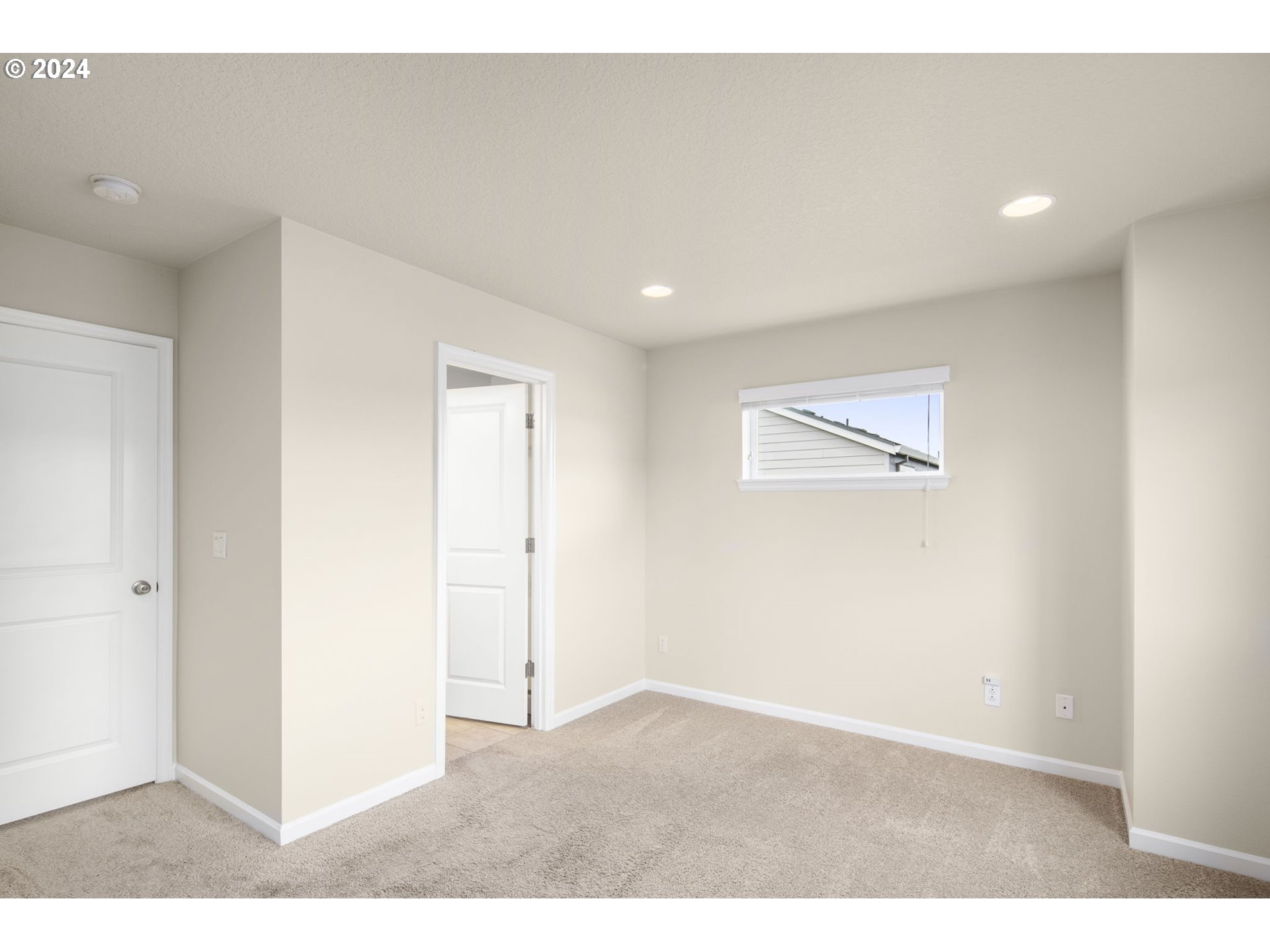 7623 NW BUCKTHORN WAY