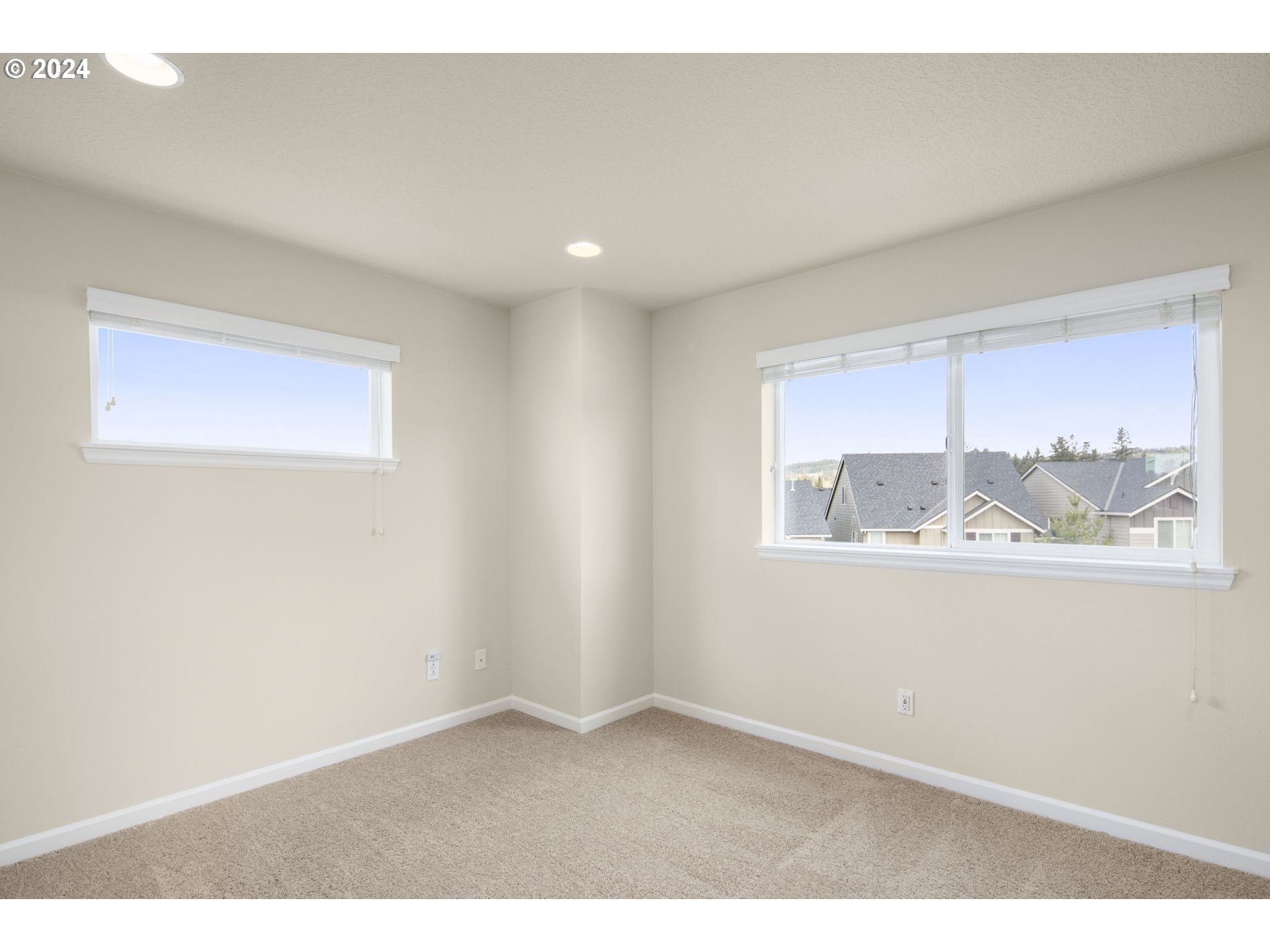 7623 NW BUCKTHORN WAY