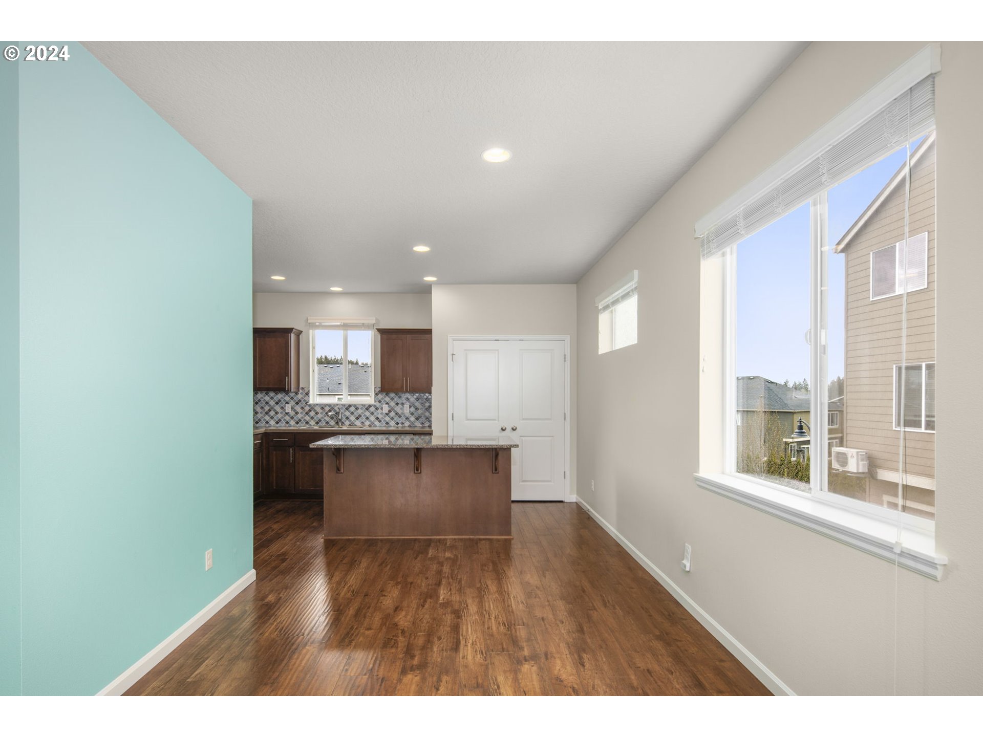 7623 NW BUCKTHORN WAY