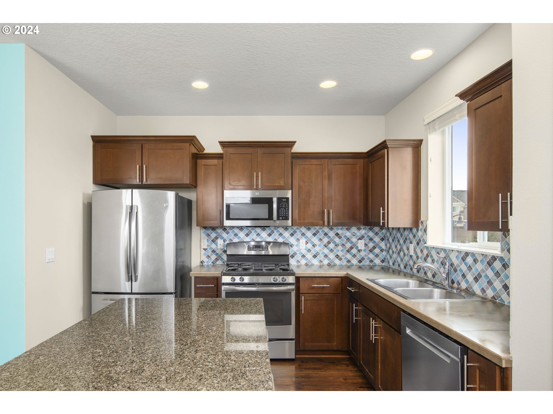 7623 NW BUCKTHORN WAY