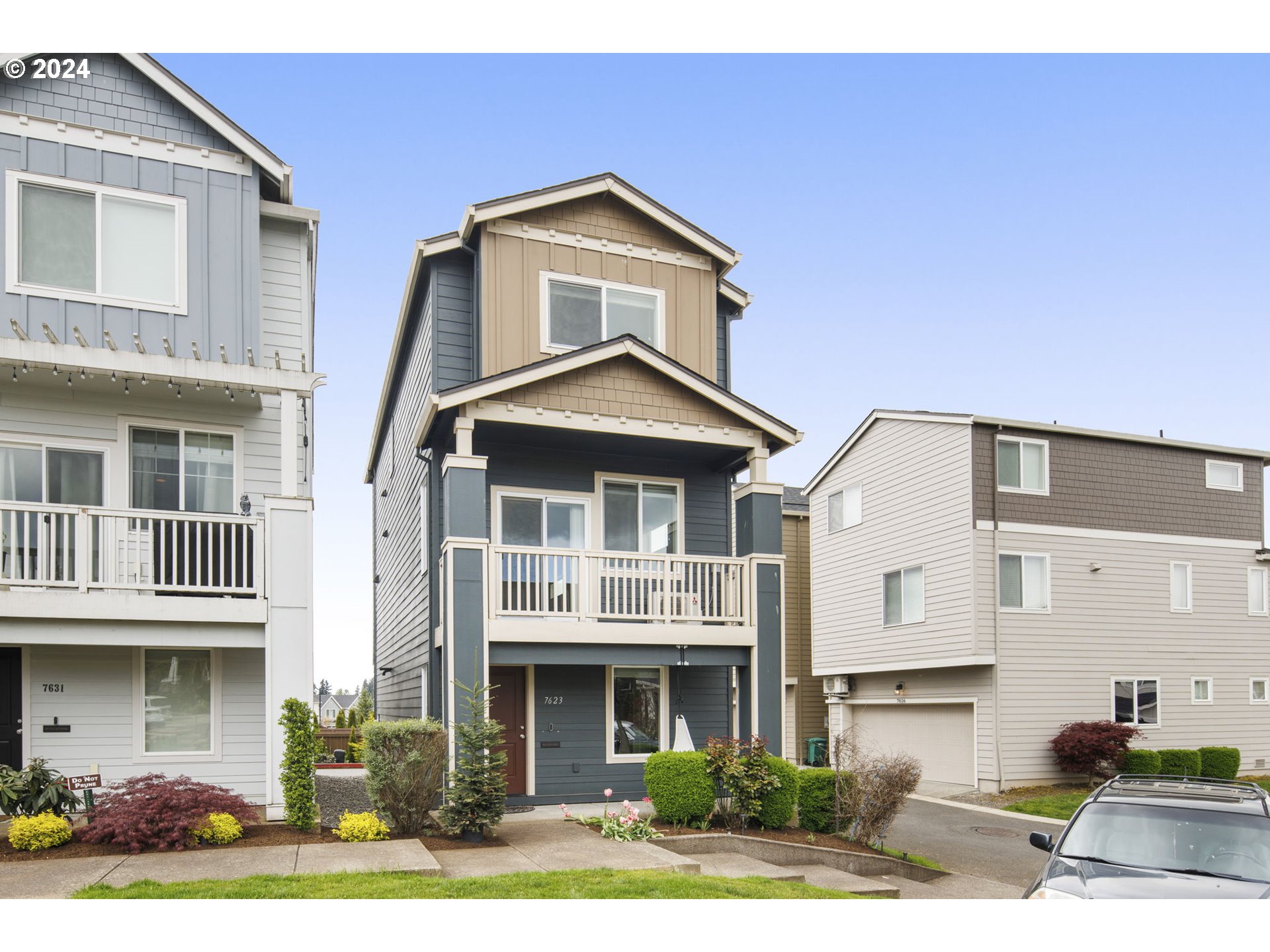 7623 NW BUCKTHORN WAY