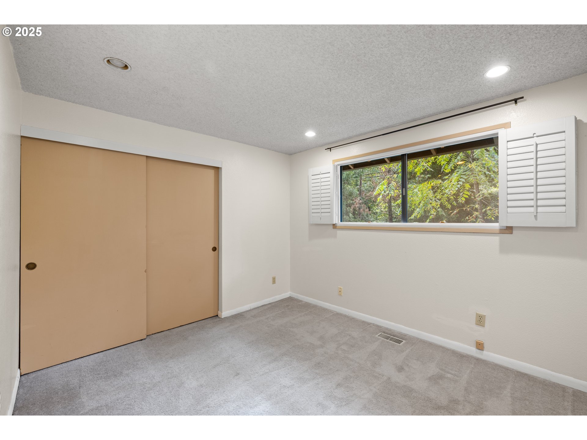 16081 PEARCY ST