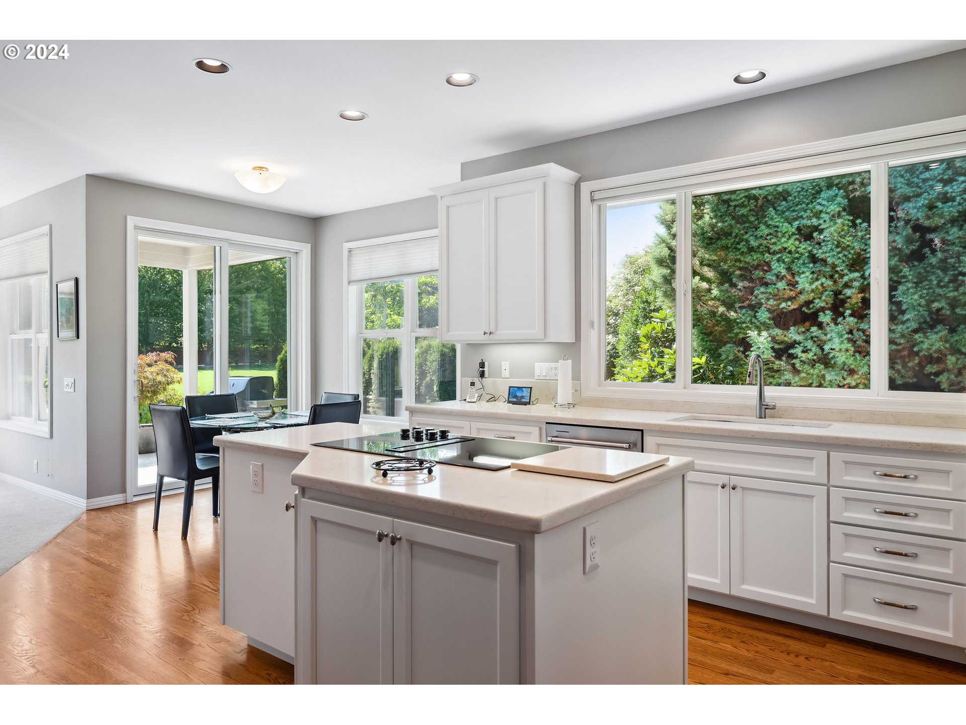 4054 NW GLENEAGLES PL