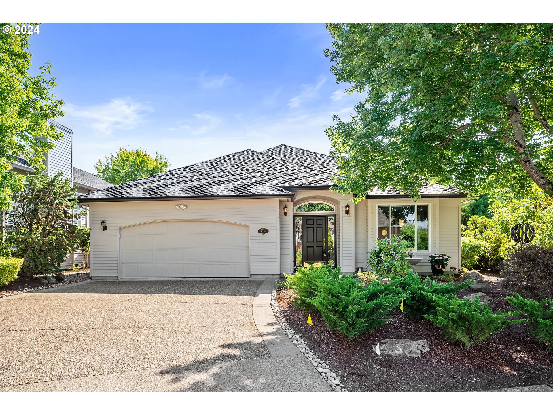 4054 NW GLENEAGLES PL