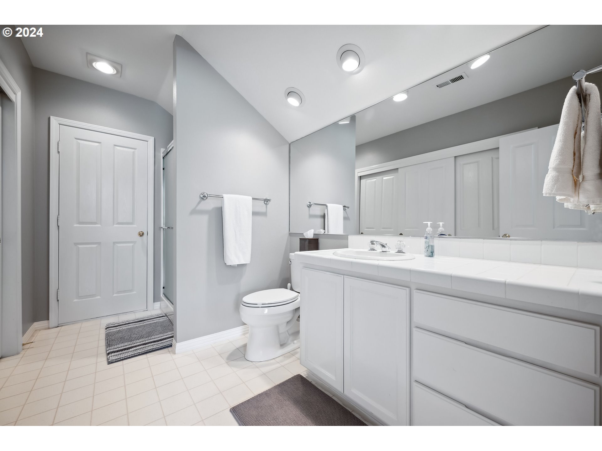 4054 NW GLENEAGLES PL