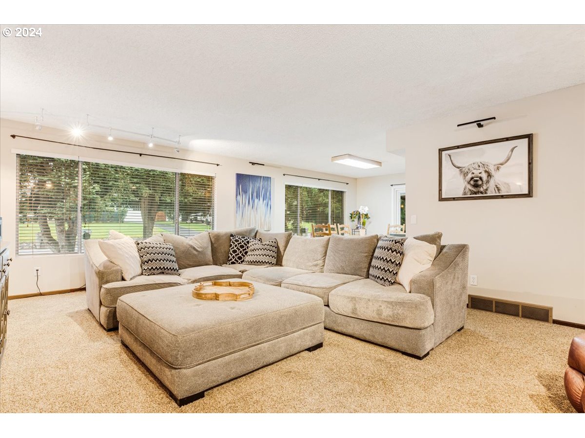 10755 SW DERRY DELL CT