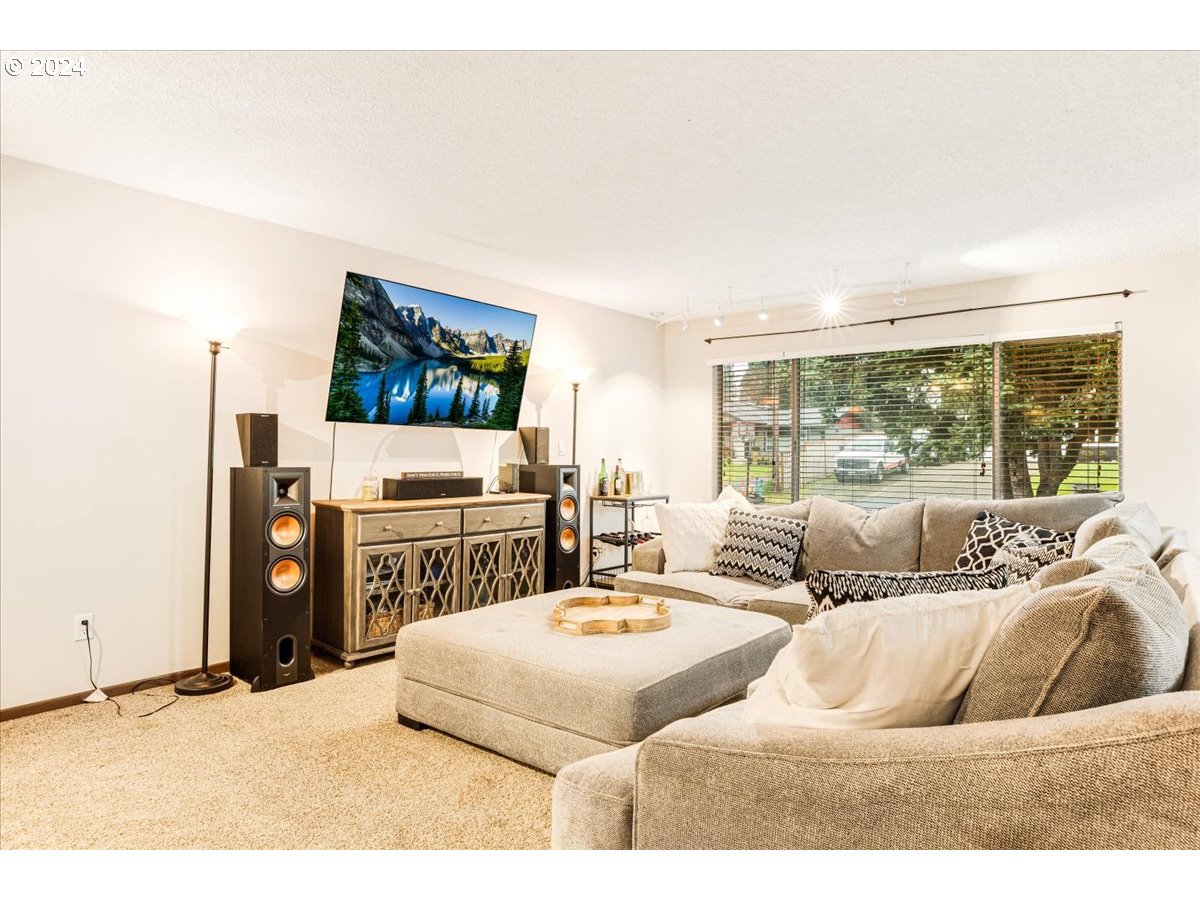 10755 SW DERRY DELL CT