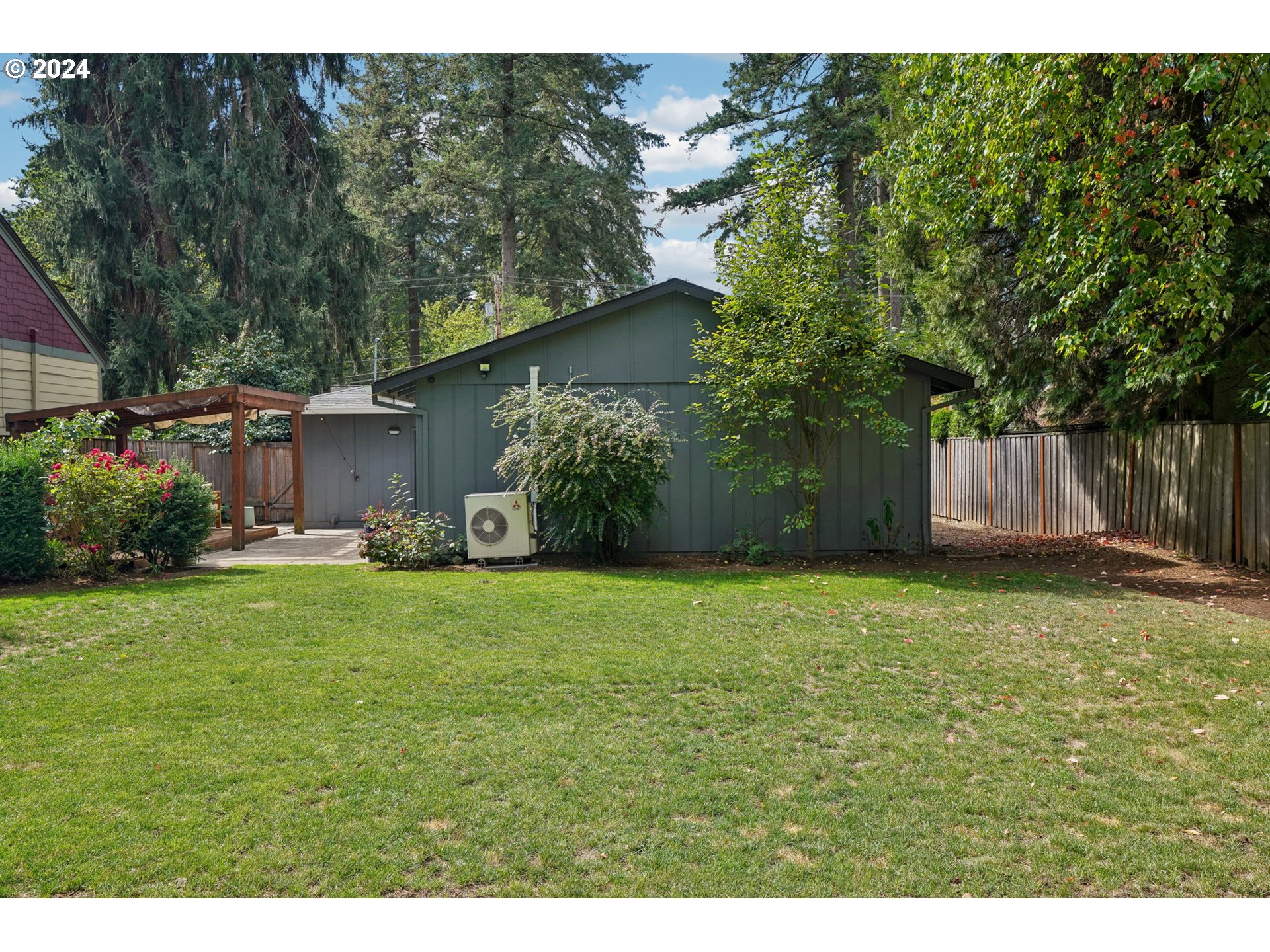 16500 LAKE FOREST BLVD
