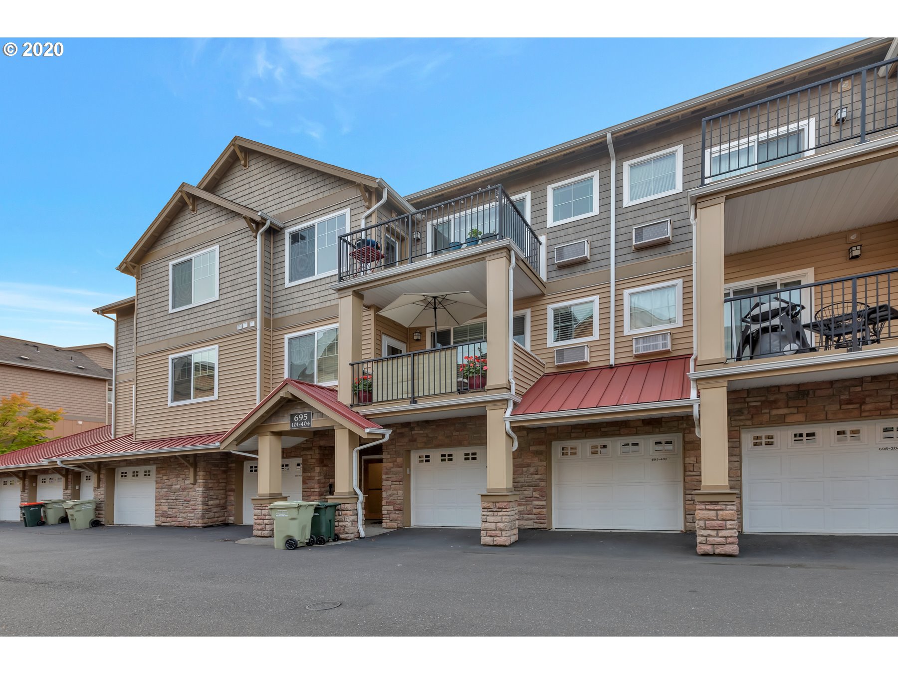 695 NW Falling Waters LN NW 401