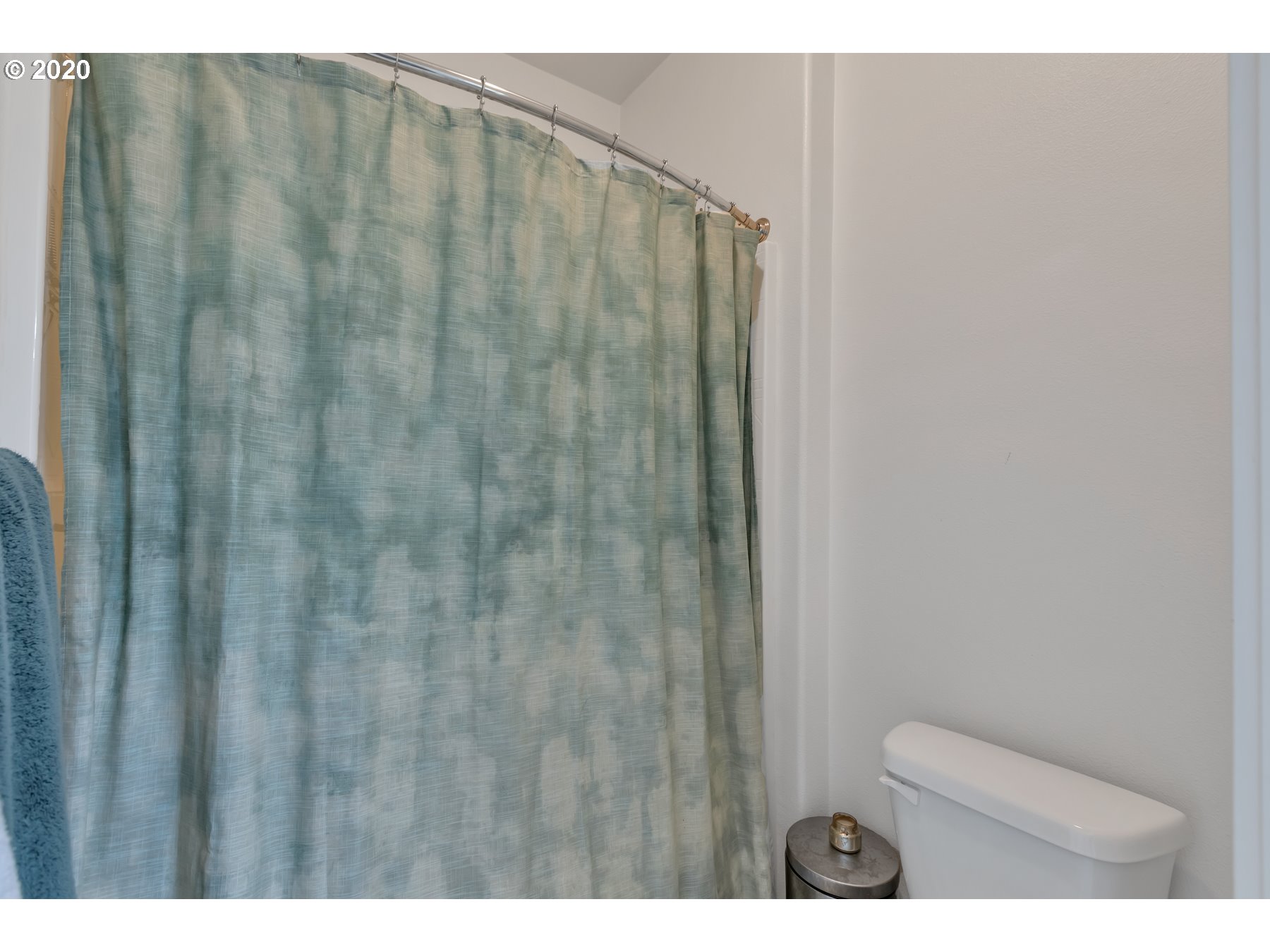 695 NW Falling Waters LN NW 401