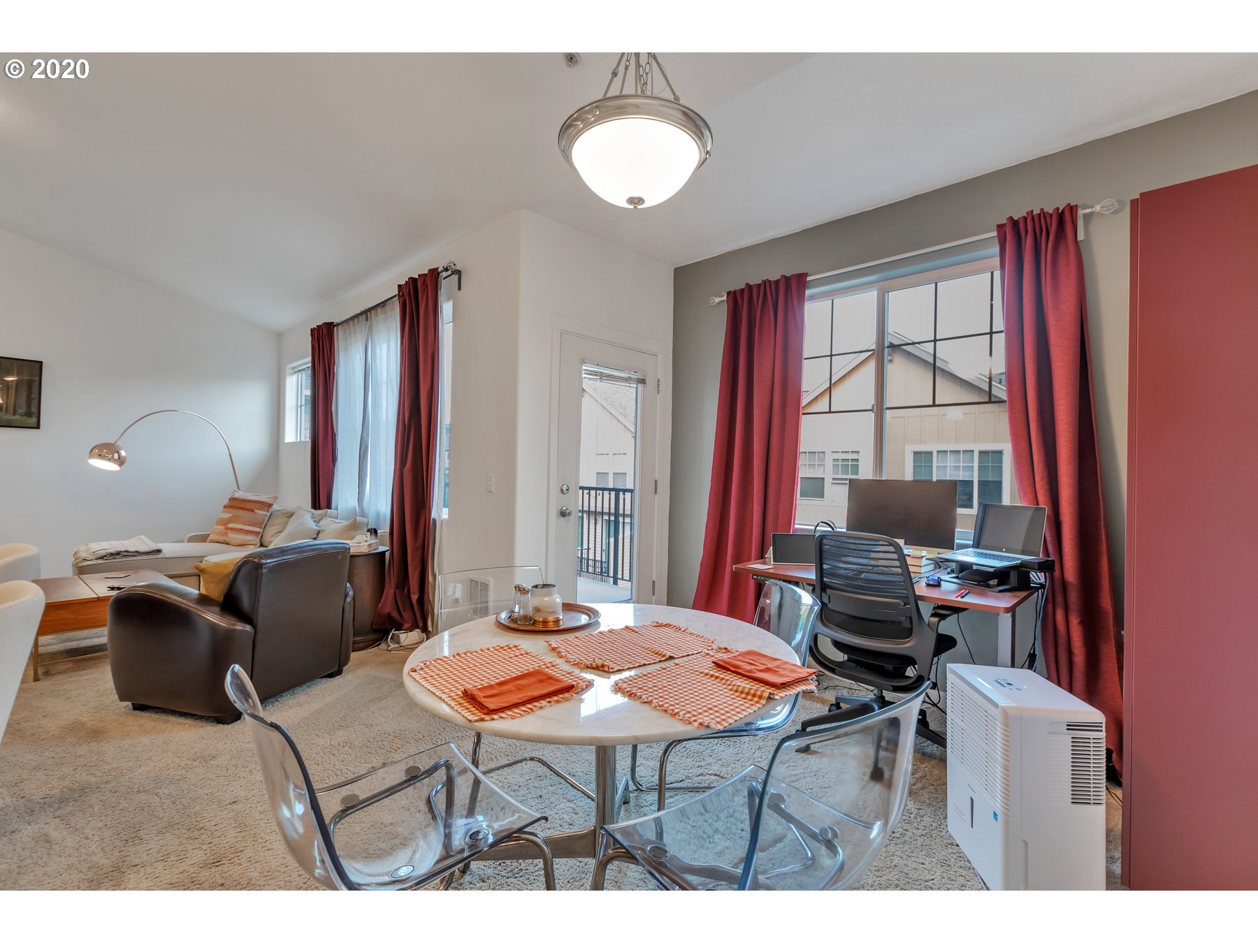 695 NW Falling Waters LN NW 401