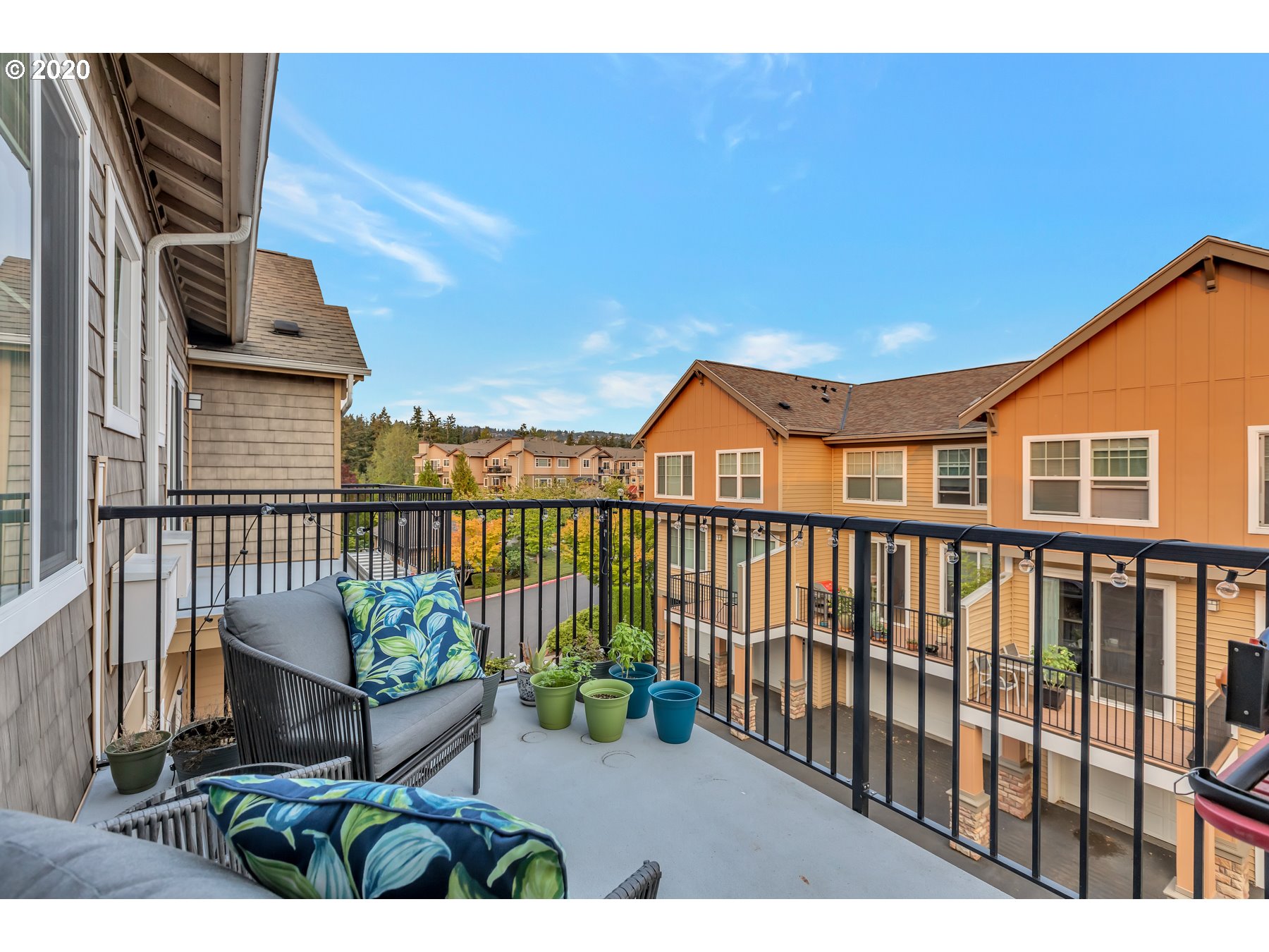 695 NW Falling Waters LN NW 401