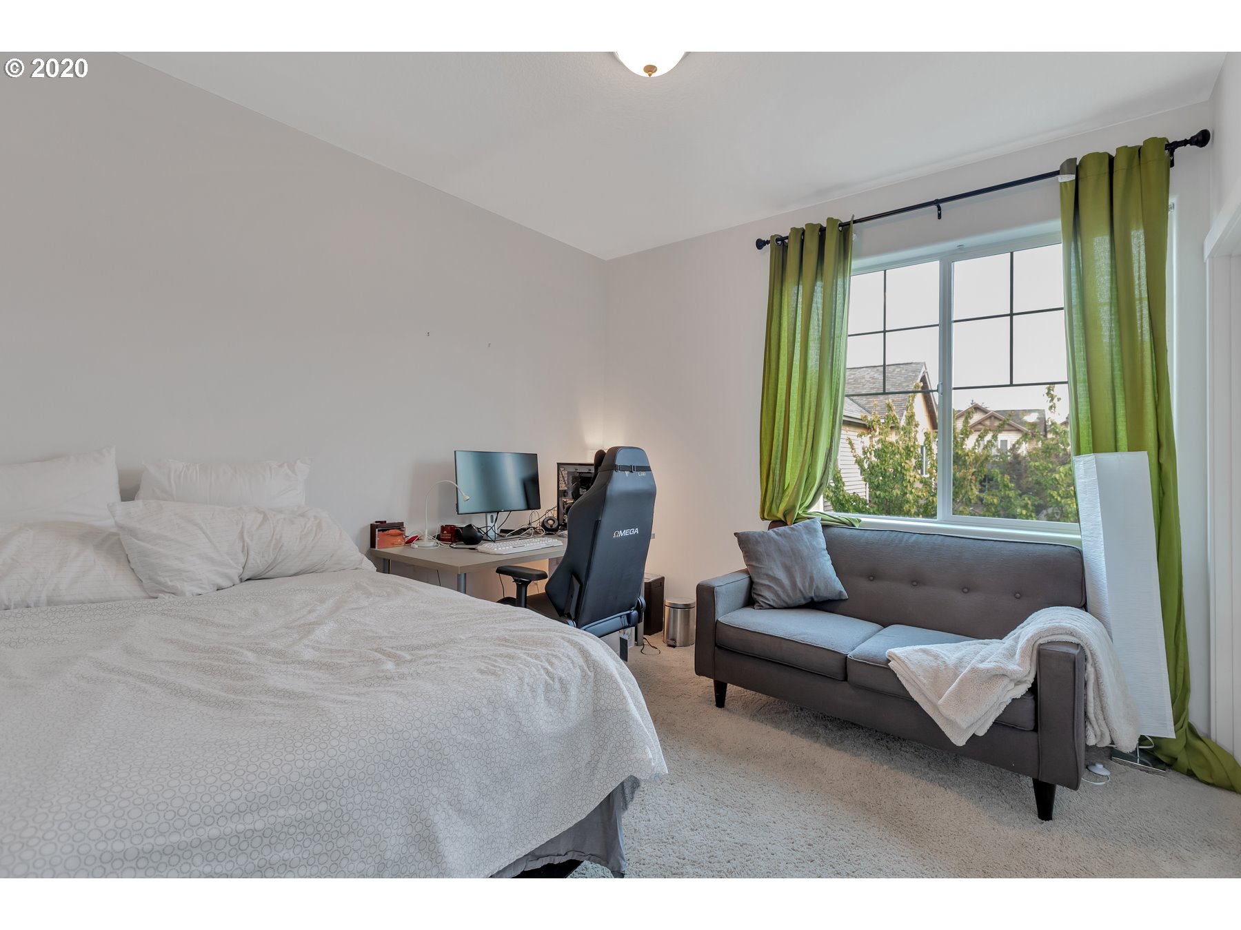 695 NW Falling Waters LN NW 401