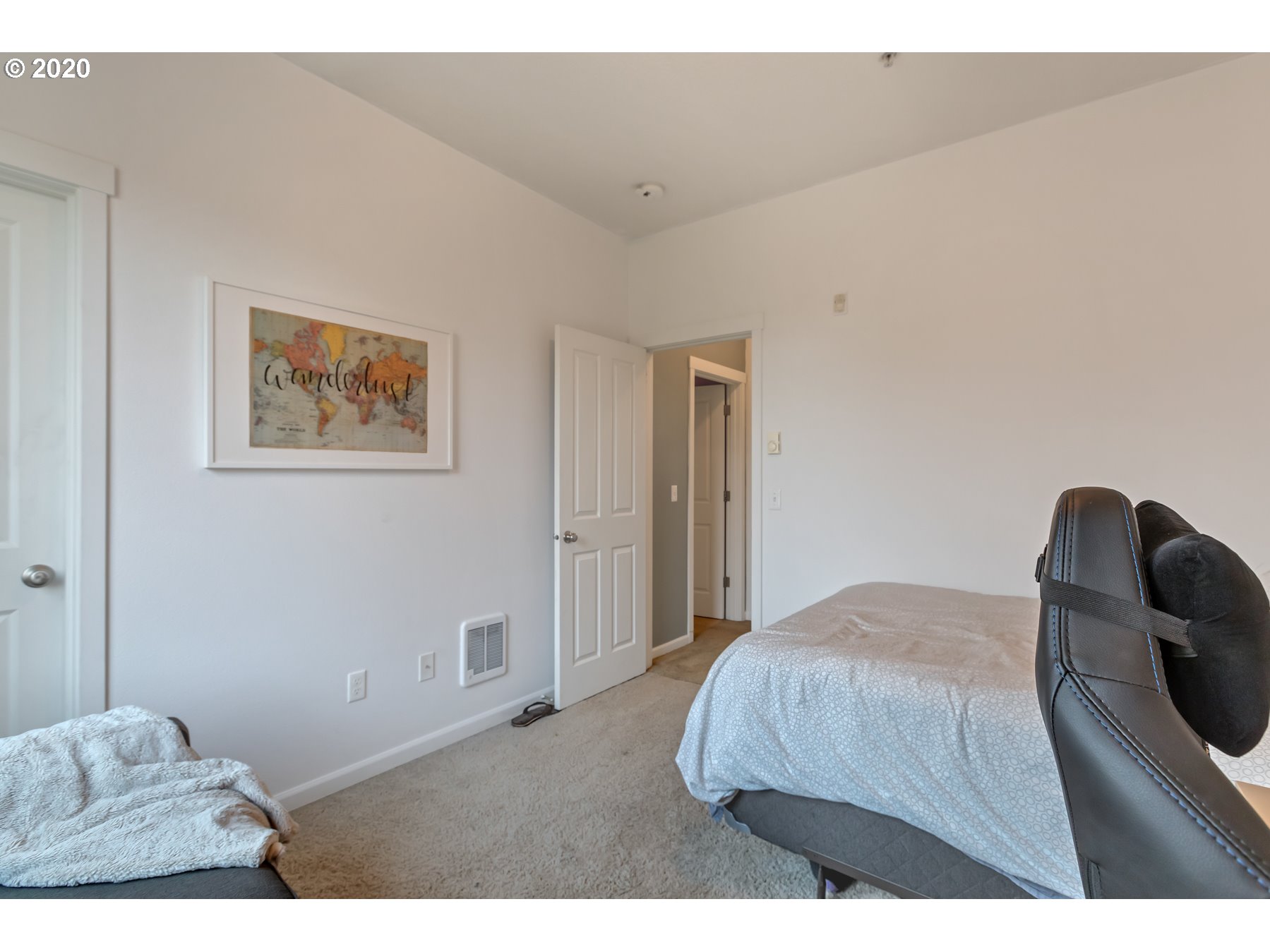 695 NW Falling Waters LN NW 401