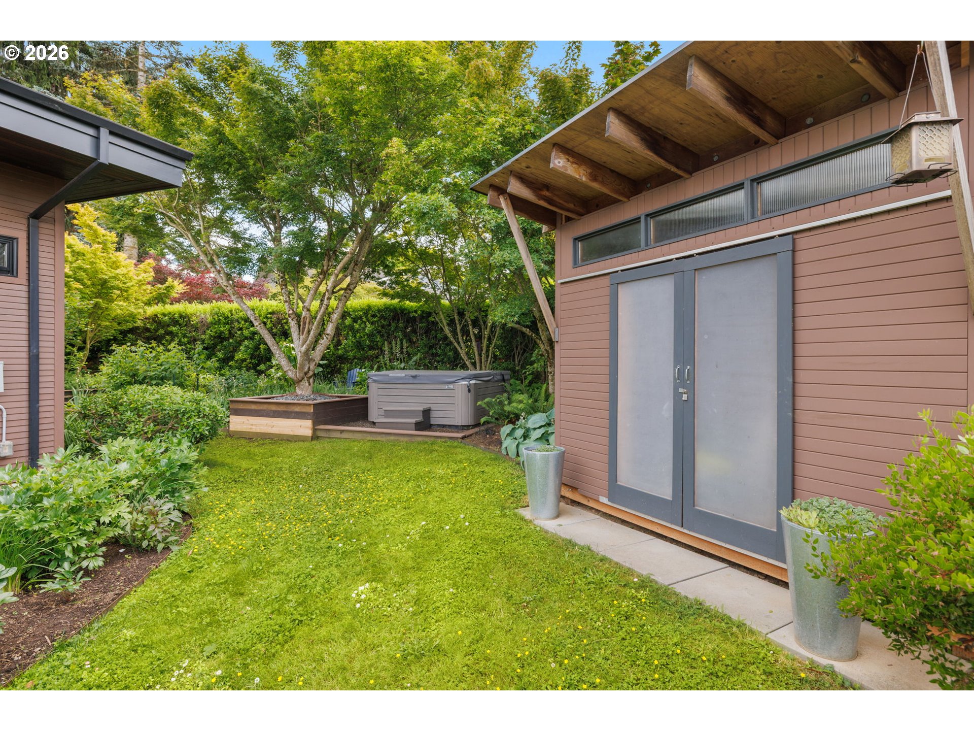 6809 SE ASH ST