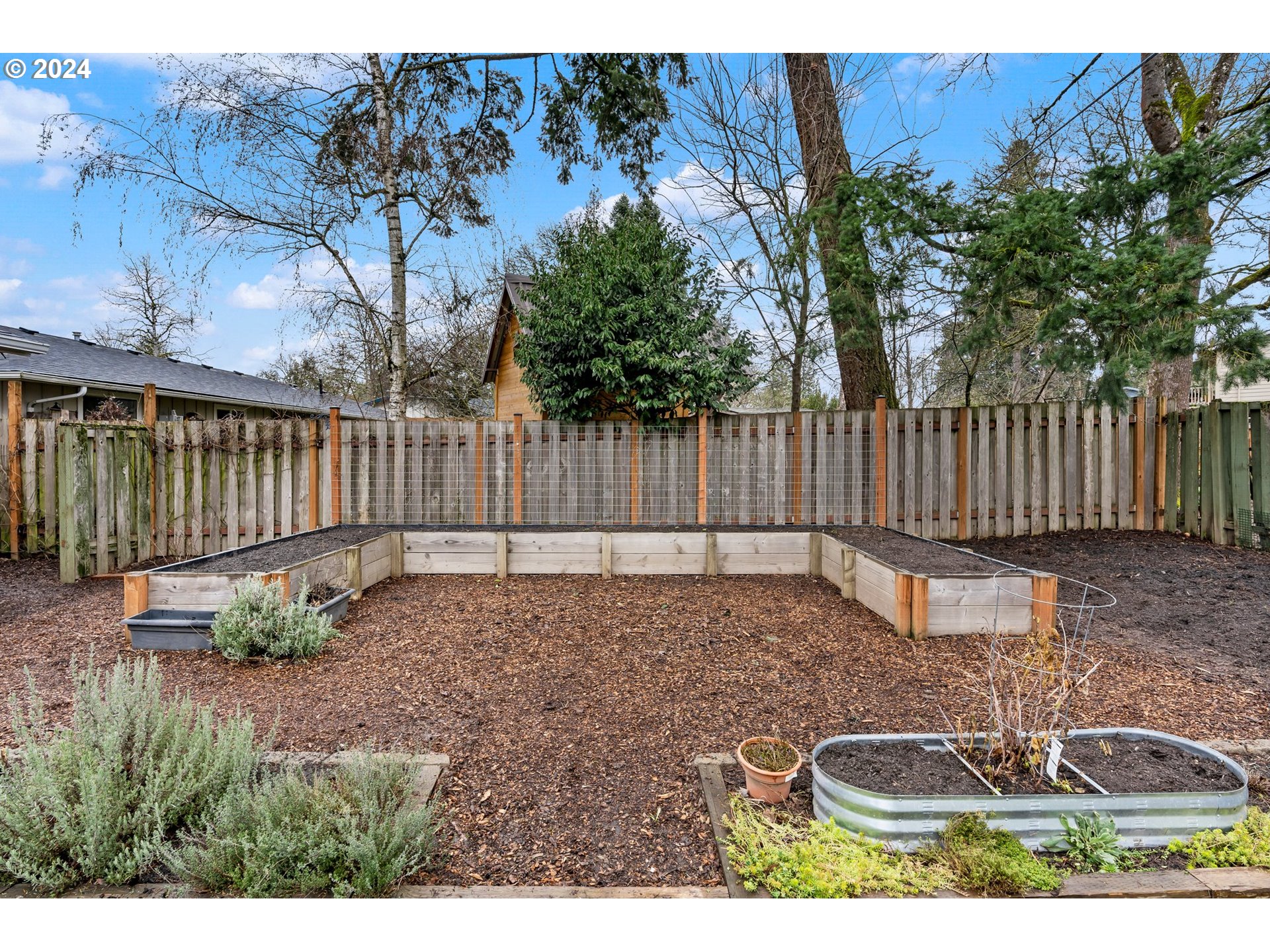 330 SW DEVONWOOD AVE