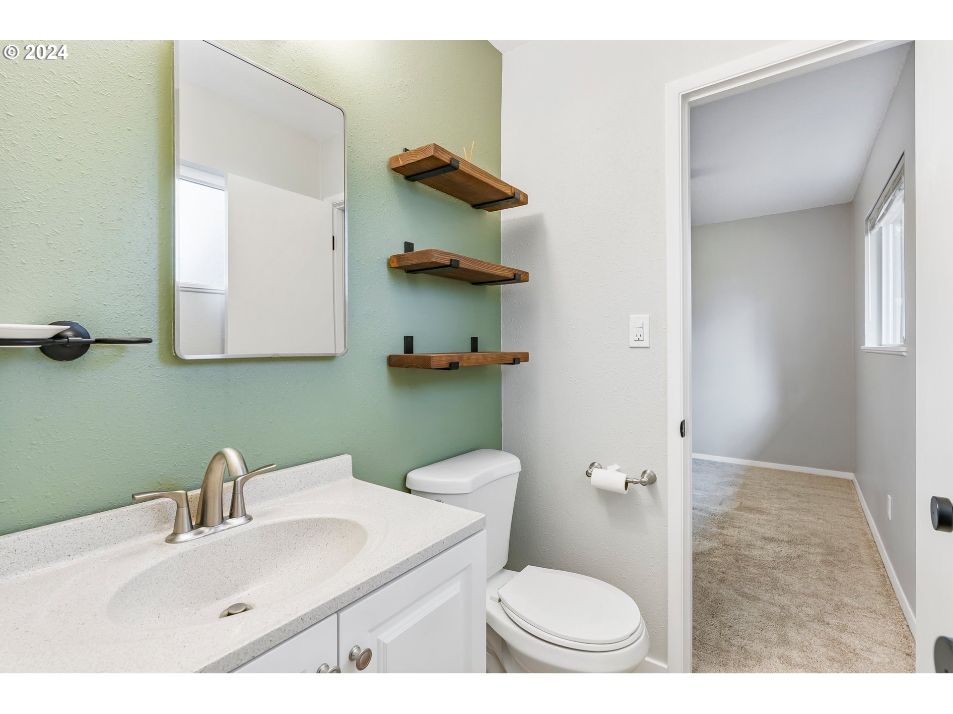 330 SW DEVONWOOD AVE