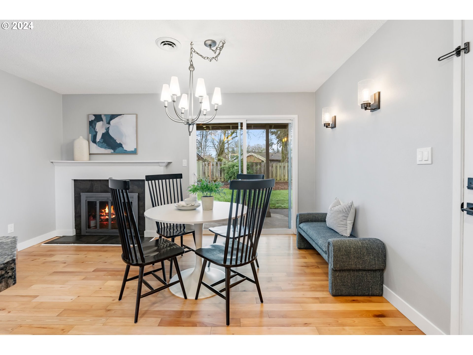 330 SW DEVONWOOD AVE