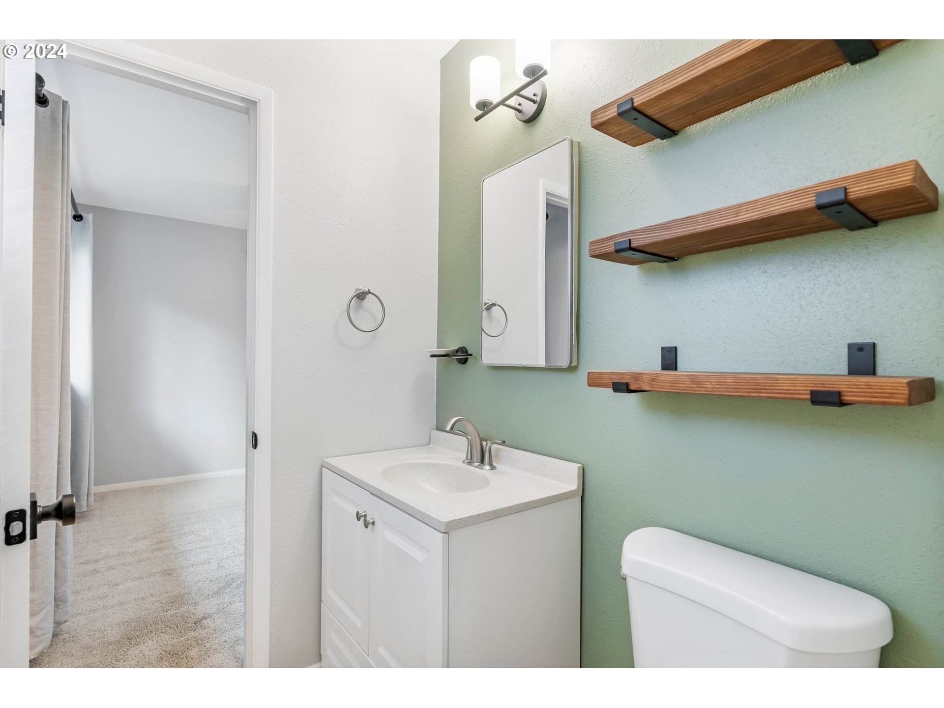 330 SW DEVONWOOD AVE