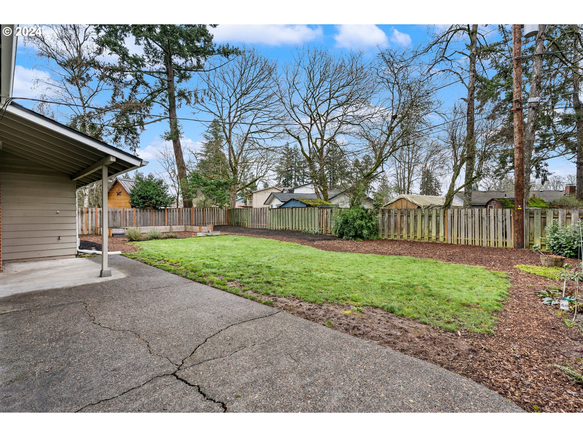 330 SW DEVONWOOD AVE