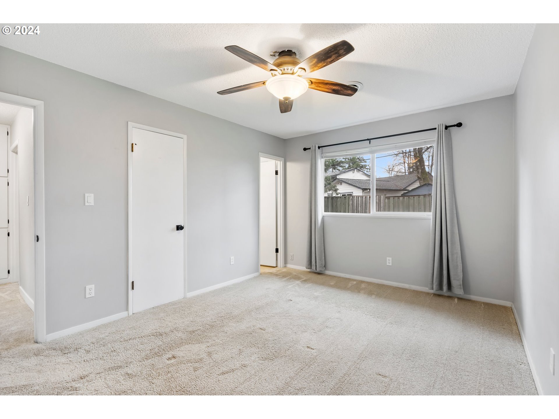 330 SW DEVONWOOD AVE