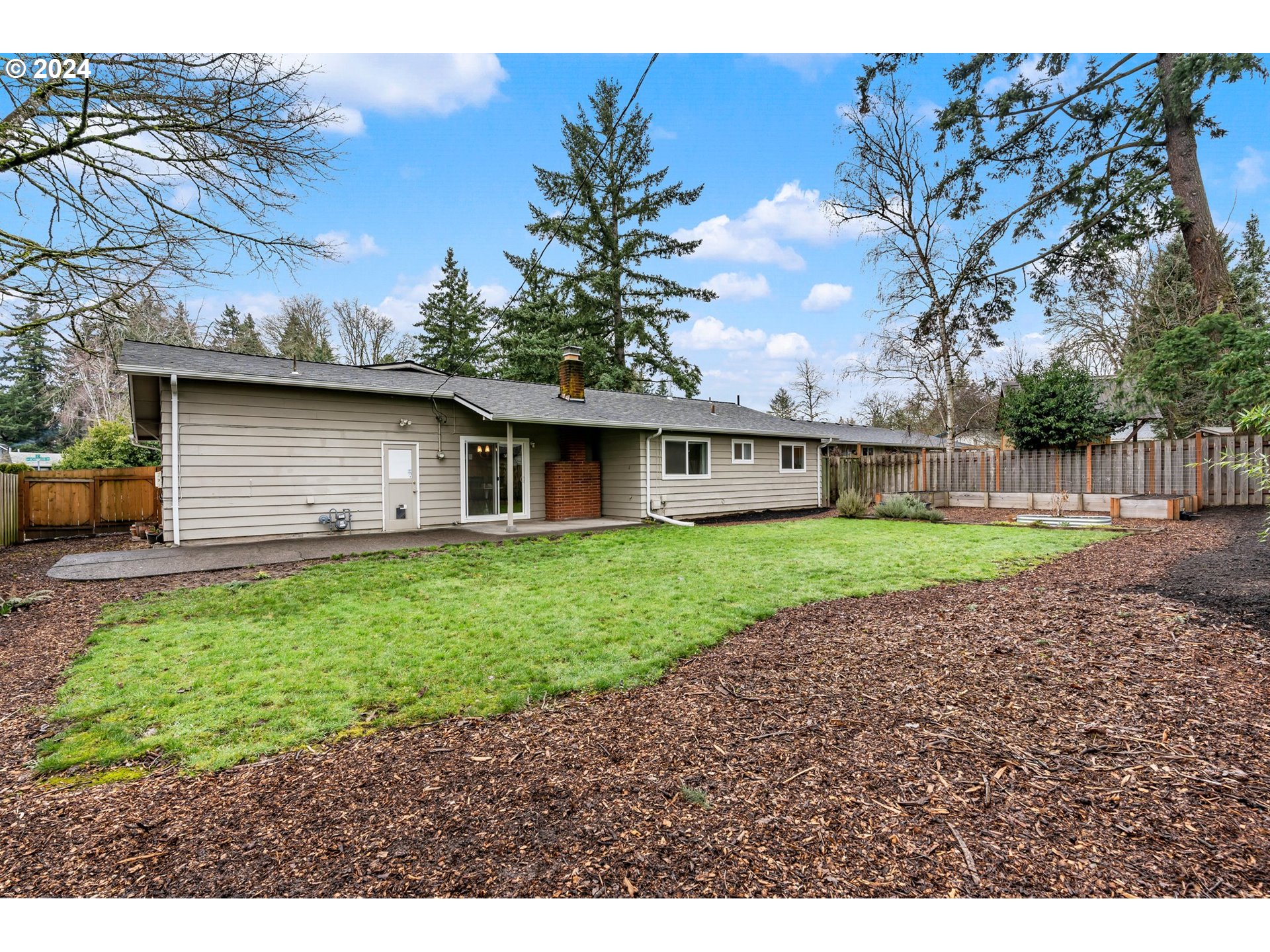 330 SW DEVONWOOD AVE