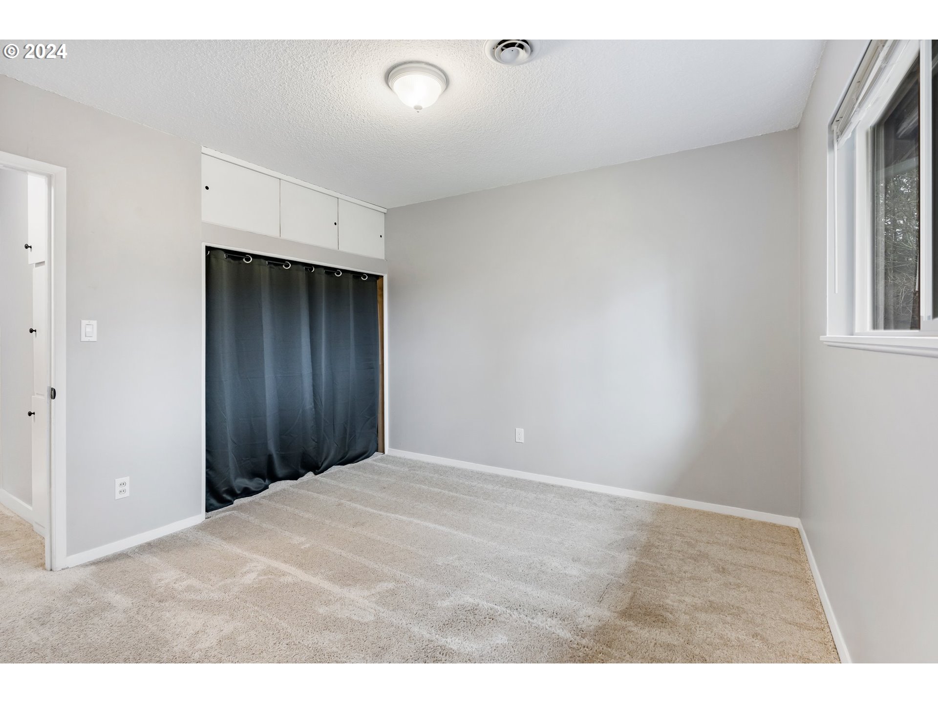 330 SW DEVONWOOD AVE