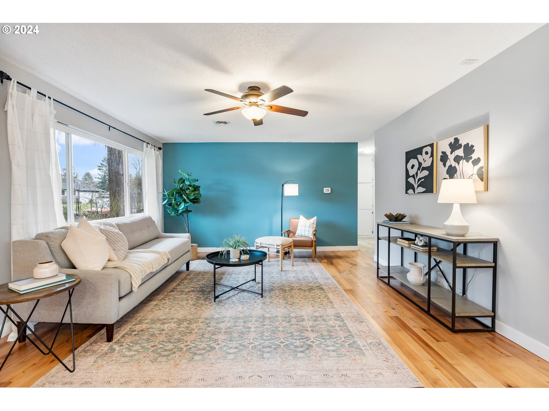 330 SW DEVONWOOD AVE