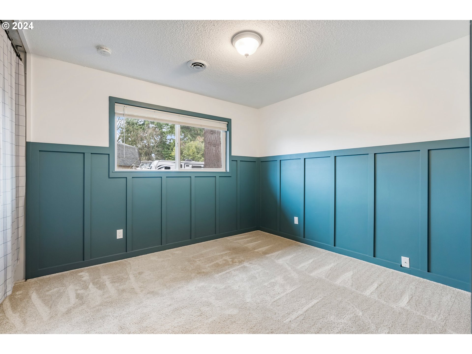 330 SW DEVONWOOD AVE