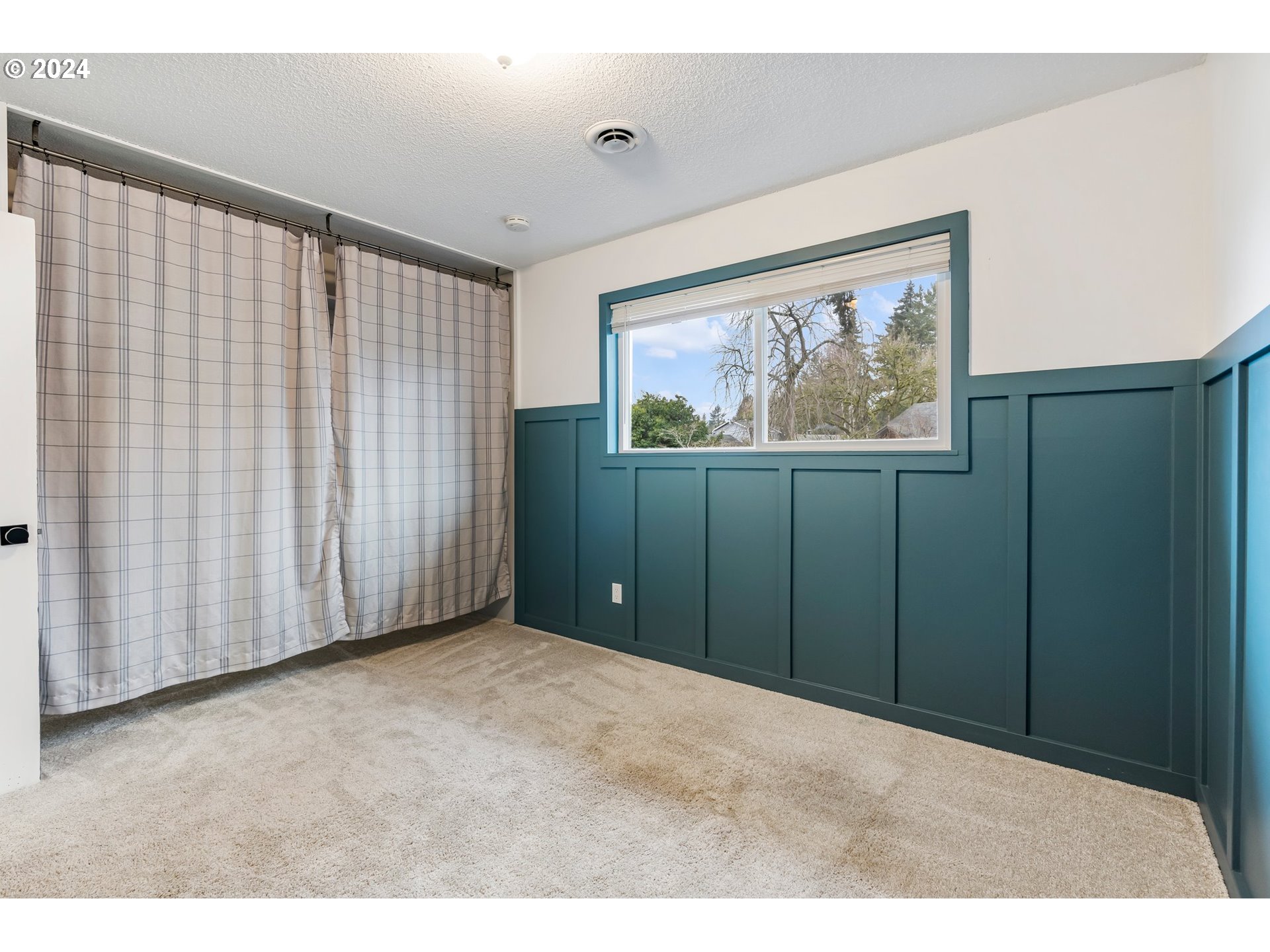 330 SW DEVONWOOD AVE