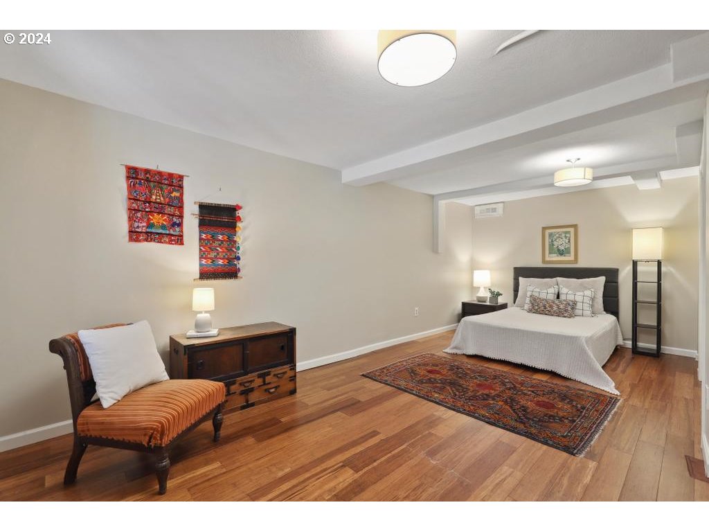 7530 NW SKYLINE BLVD