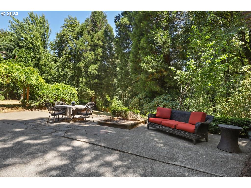 7530 NW SKYLINE BLVD